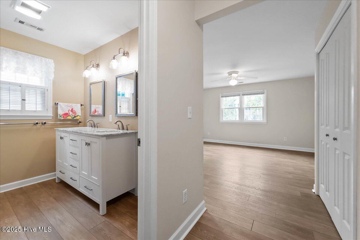 100512296 | Photo 21