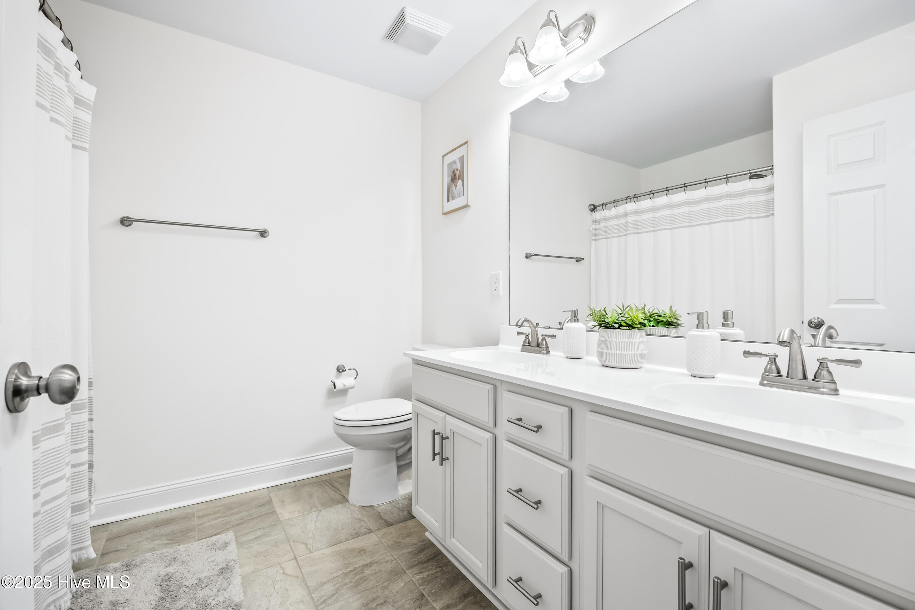 100559714 | Photo 22