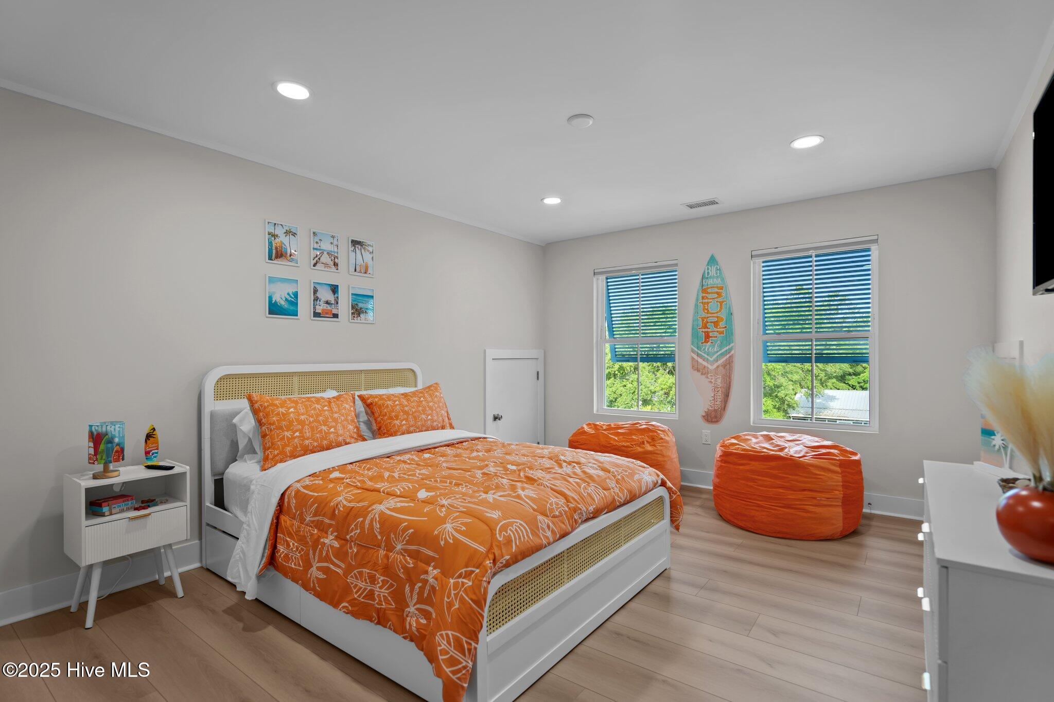 100519500 | Photo 33