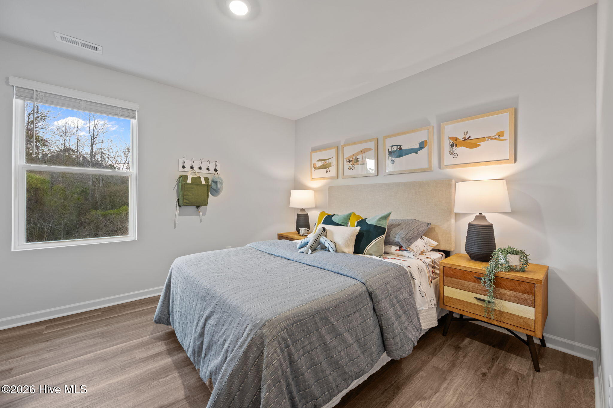 100561860 | Photo 28