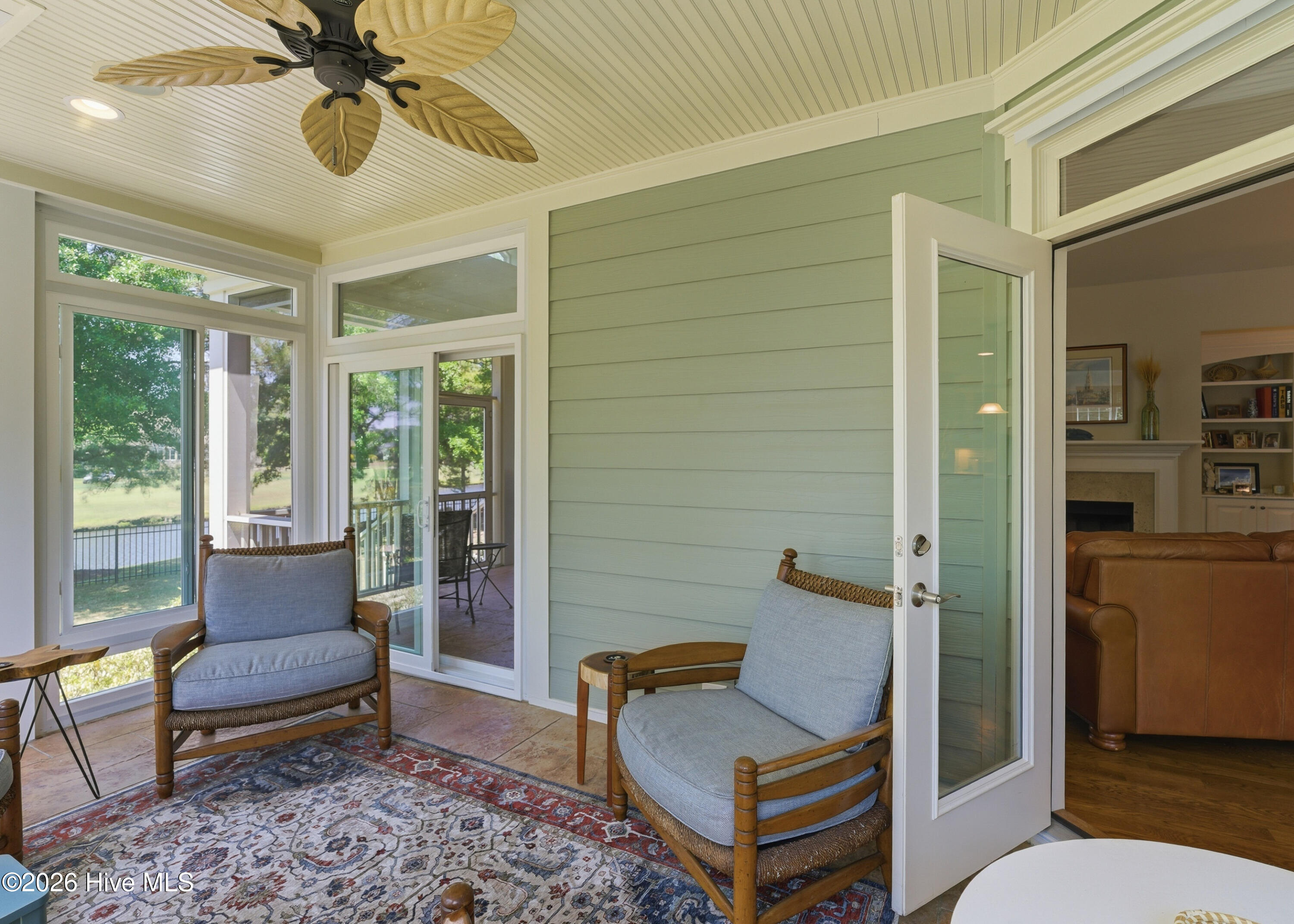 100569454 | Photo 30