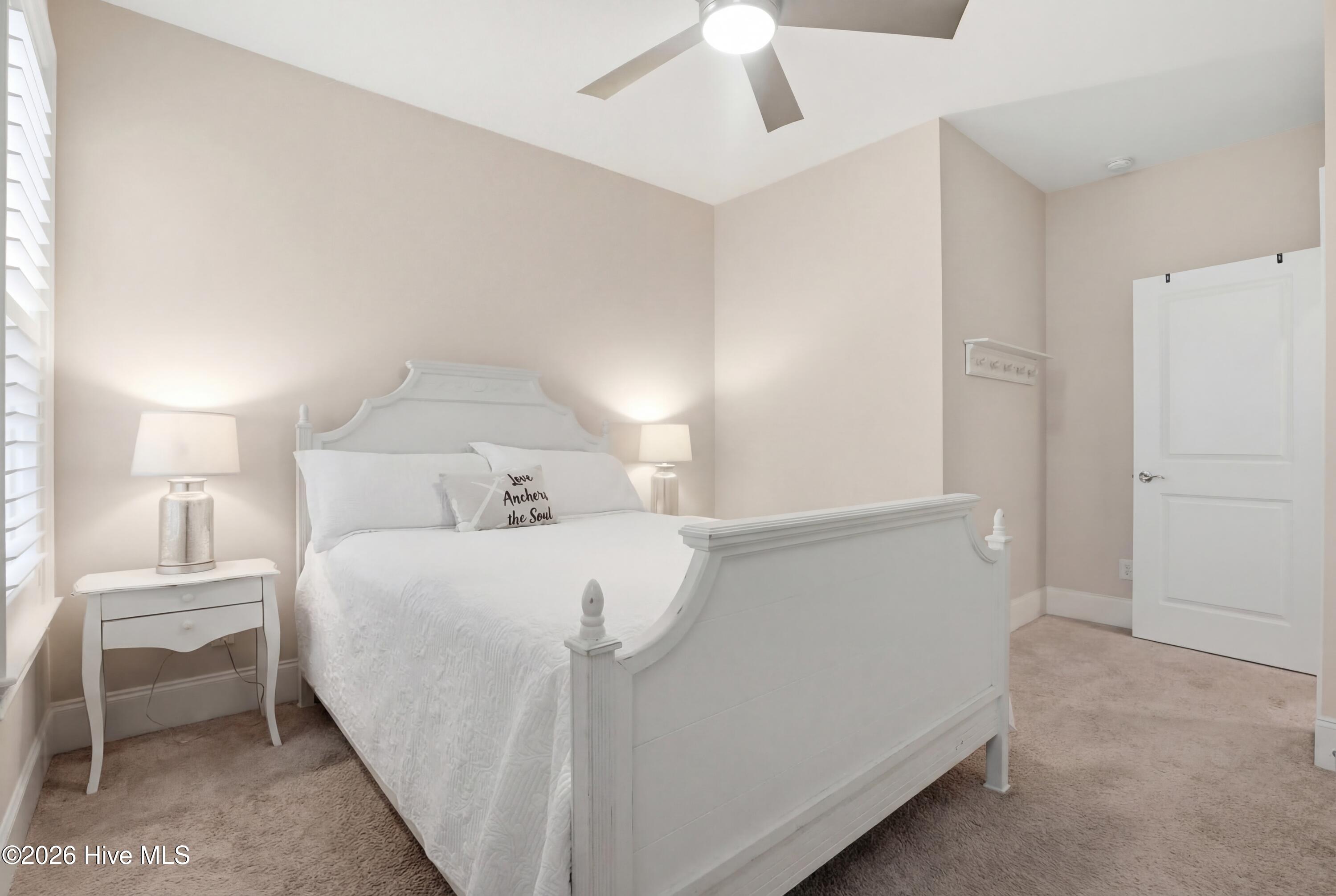 100561469 | Photo 44