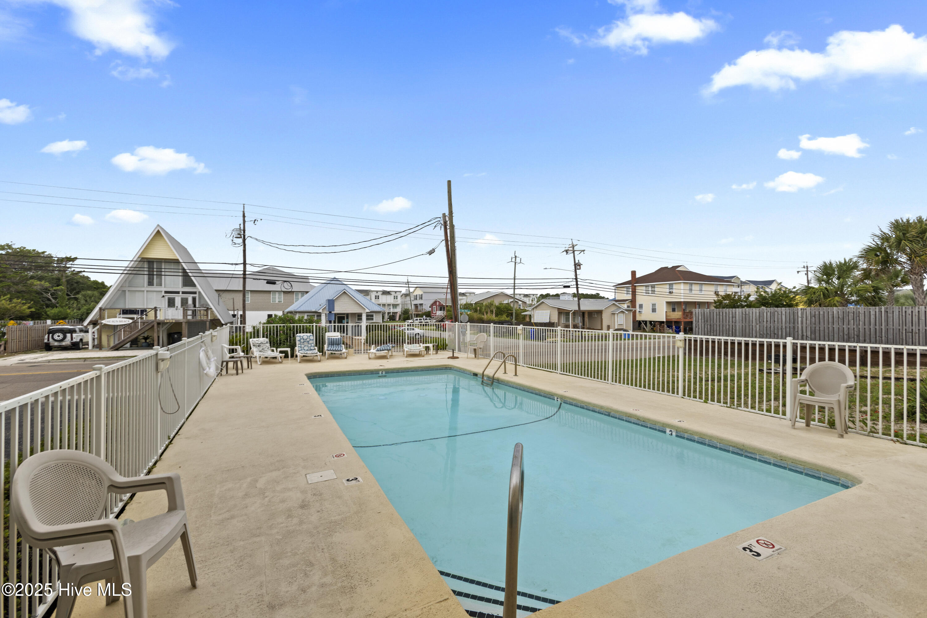 100514890 | Photo 23