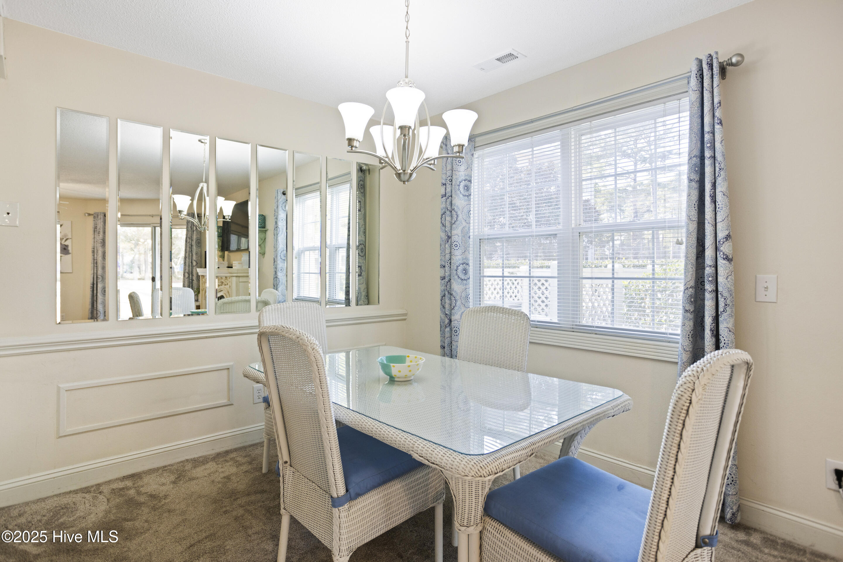 100546998 | Photo 21