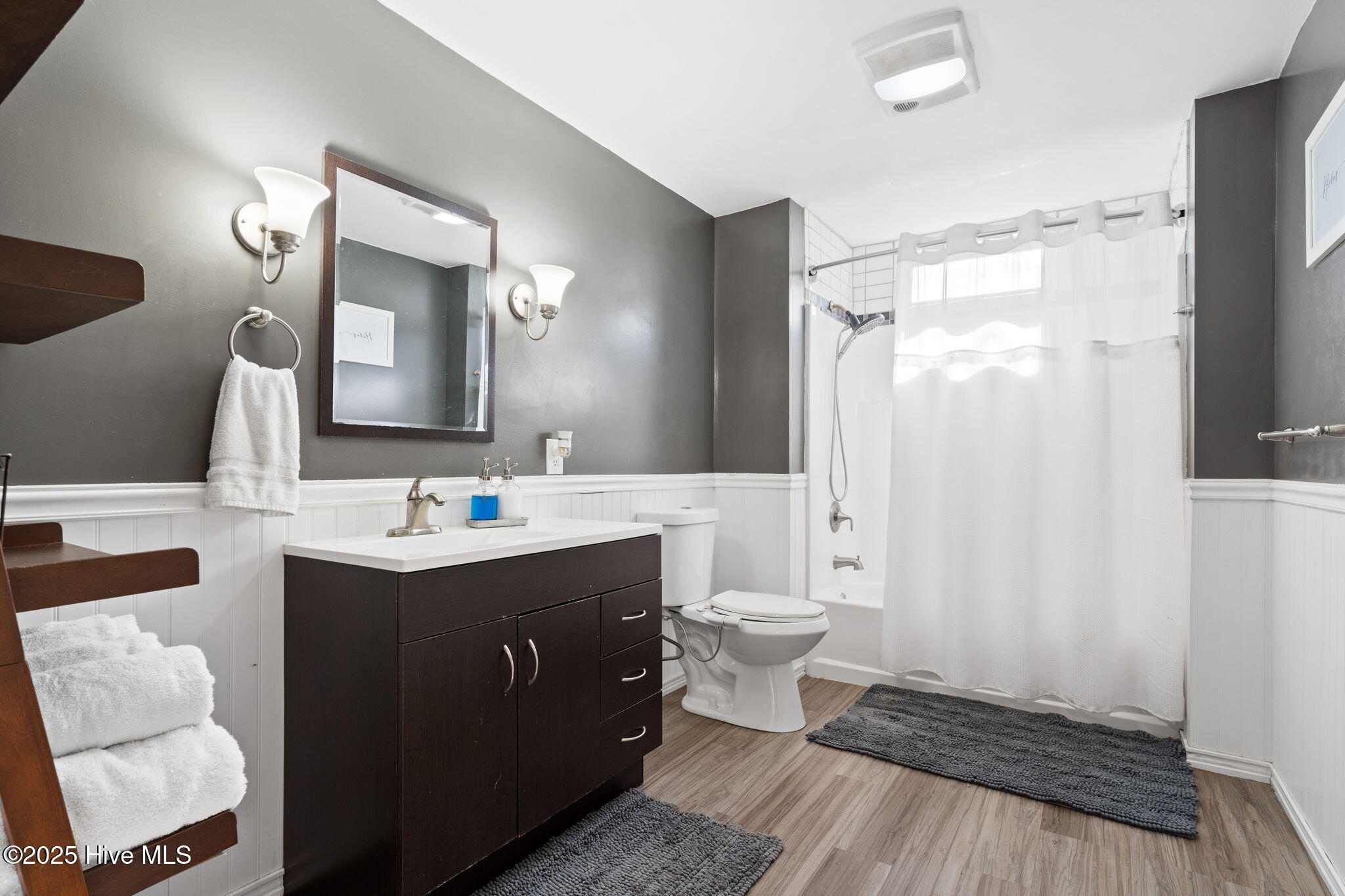 100538220 | Photo 29