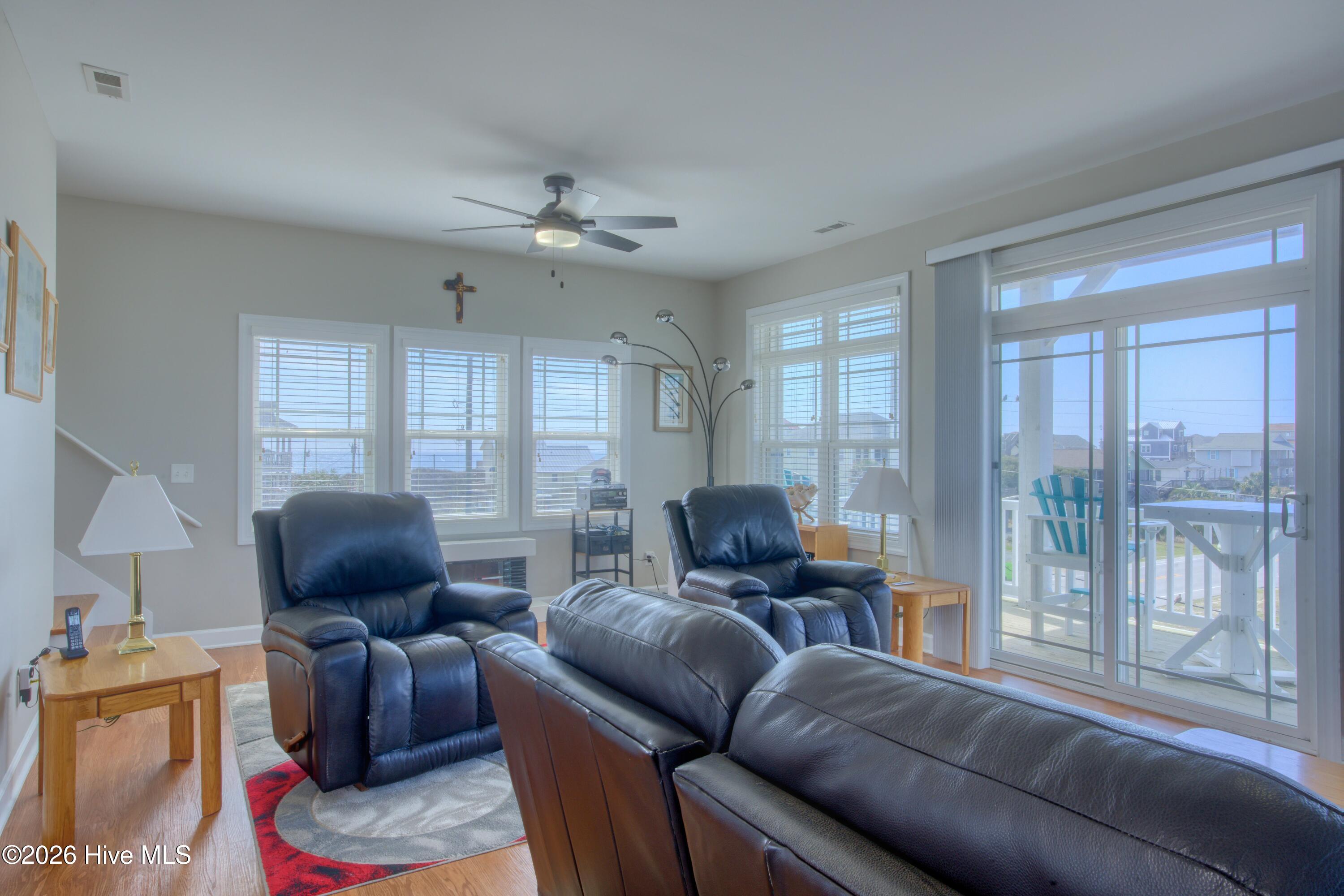 100558539 | Photo 12