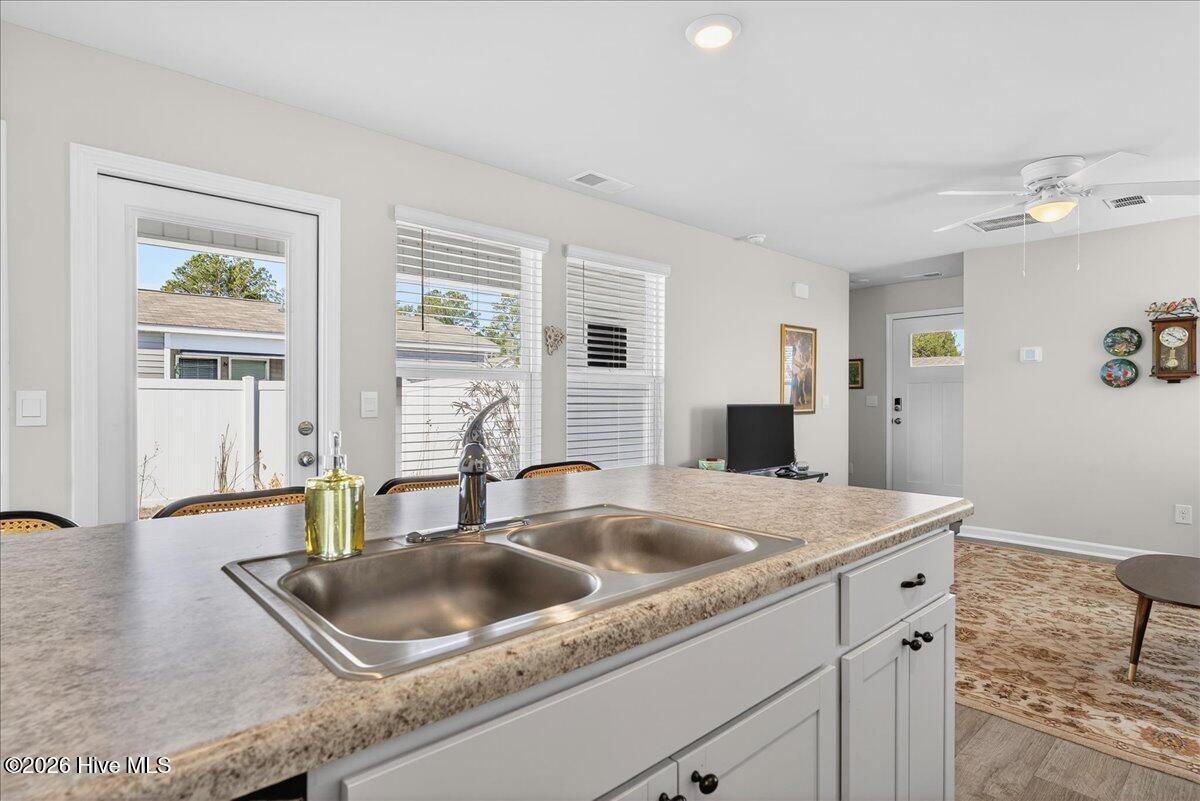 100550765 | Photo 10