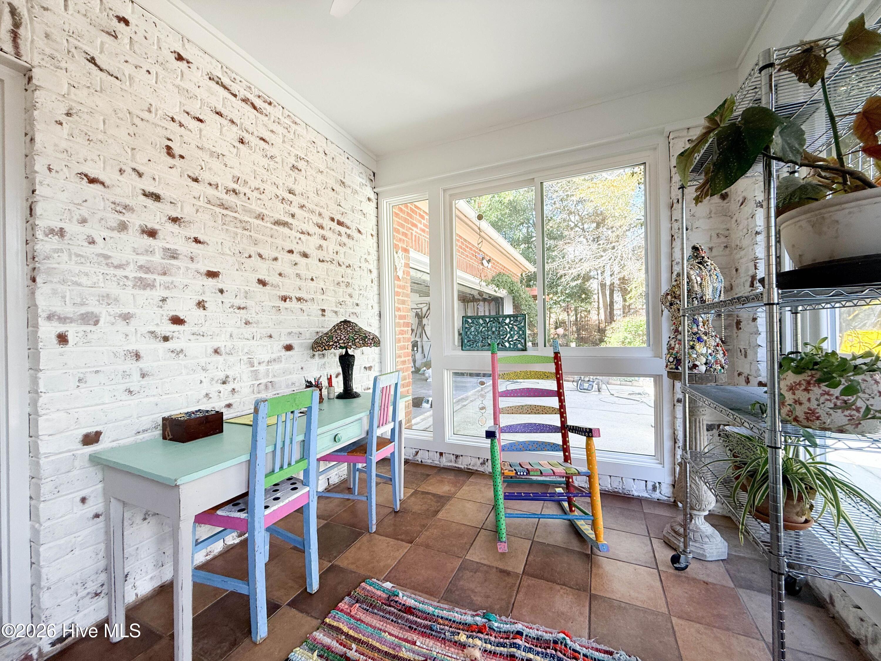 100559415 | Photo 42