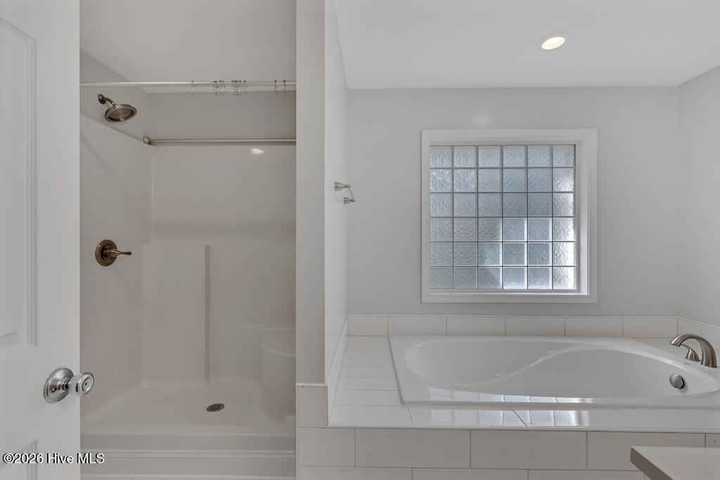 100551795 | Photo 15