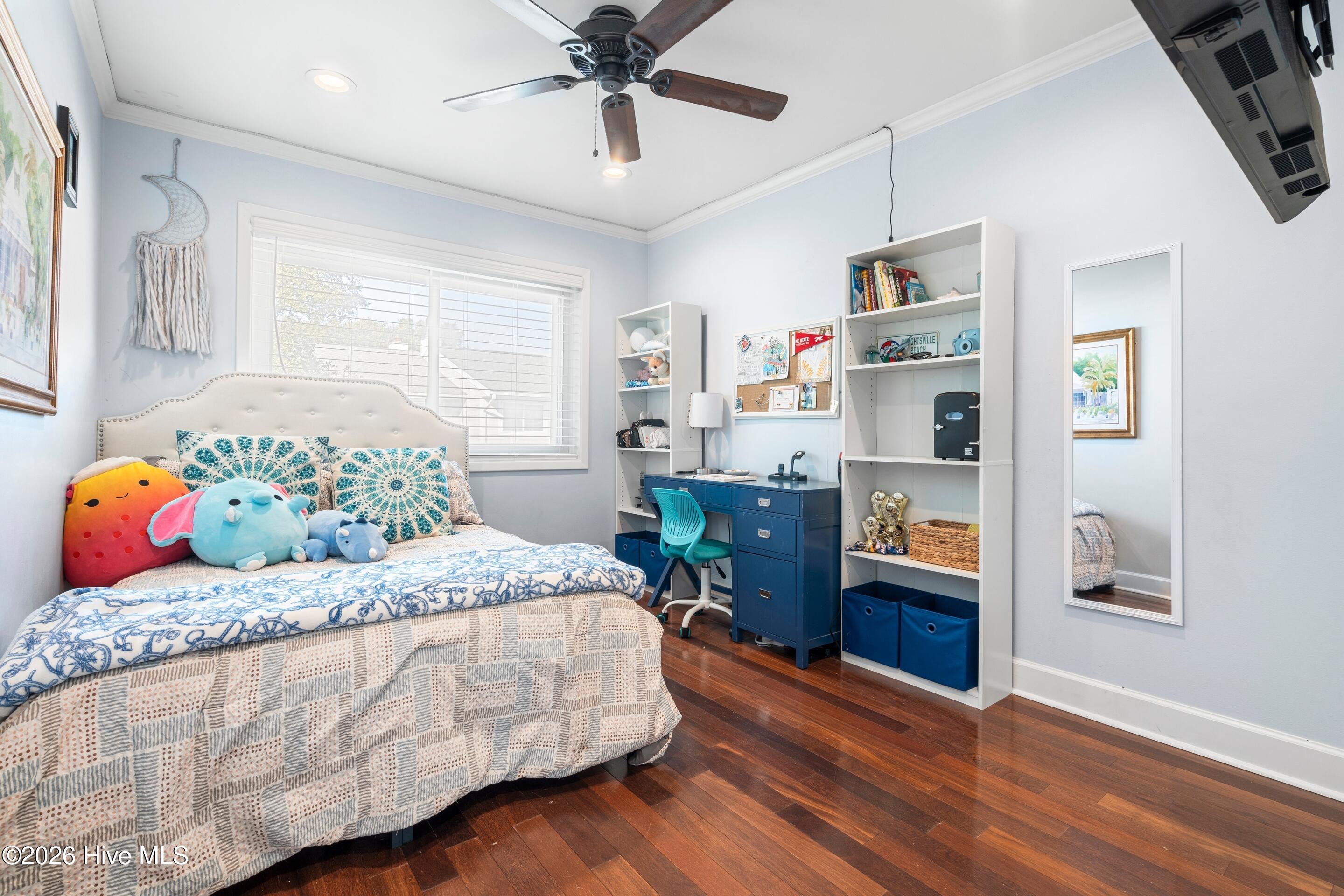 100548419 | Photo 35