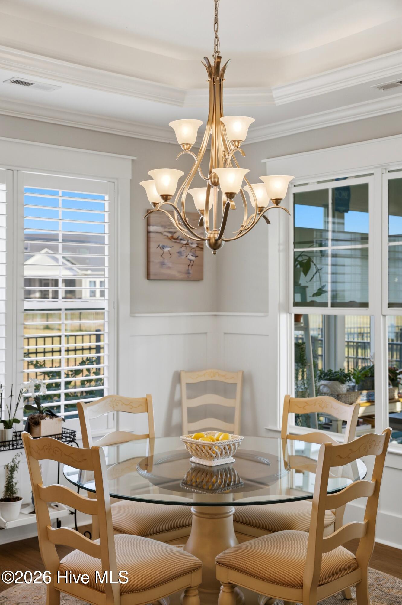 100562298 | Photo 25