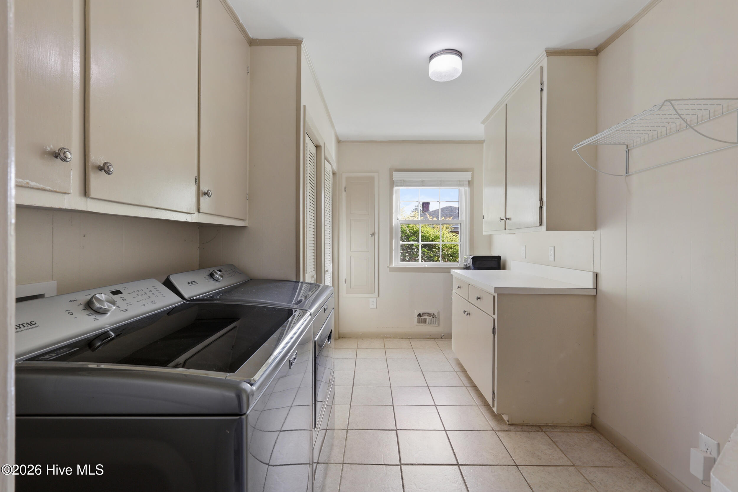 100564649 | Photo 24