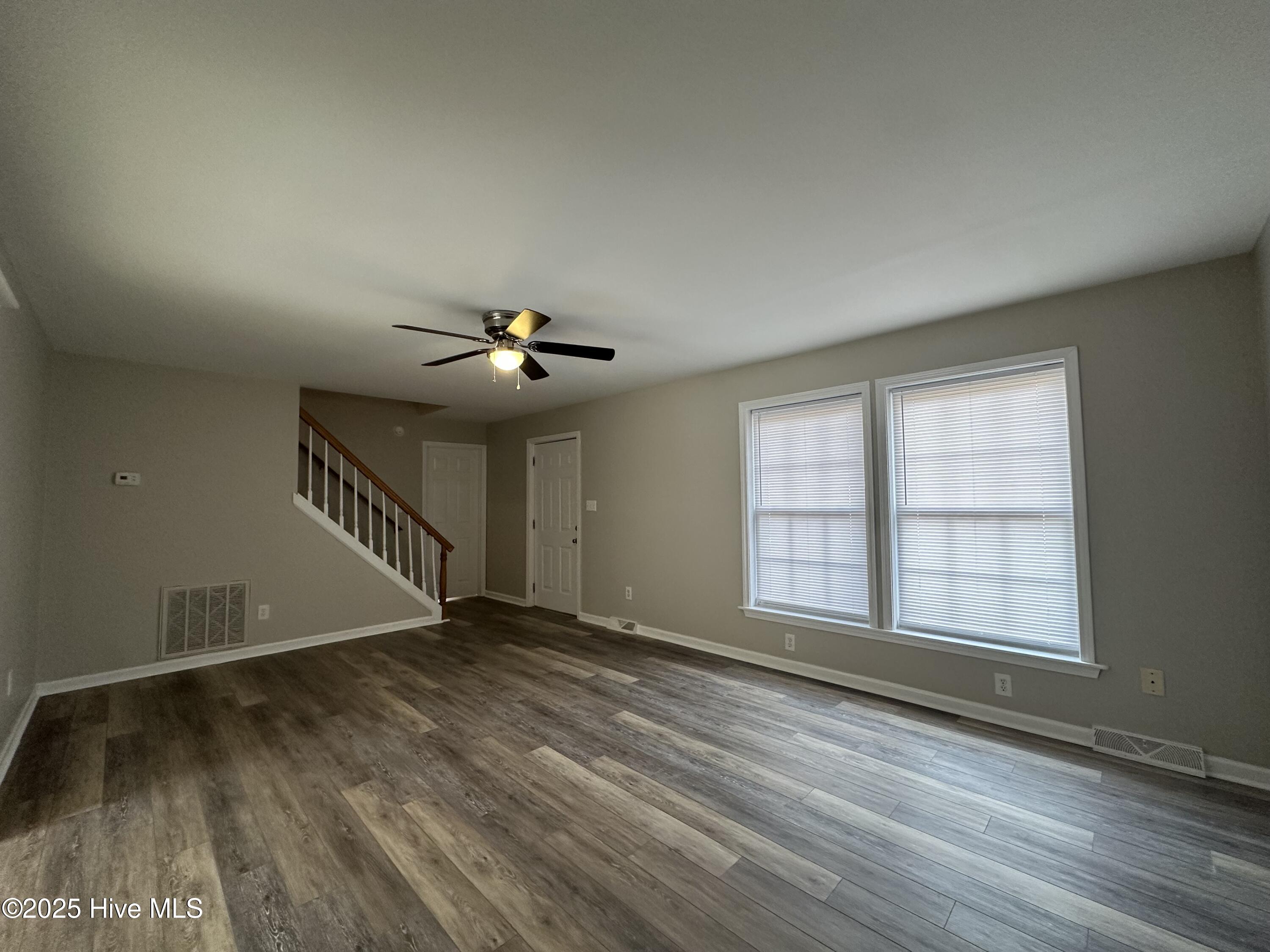 100533896 | Photo 10