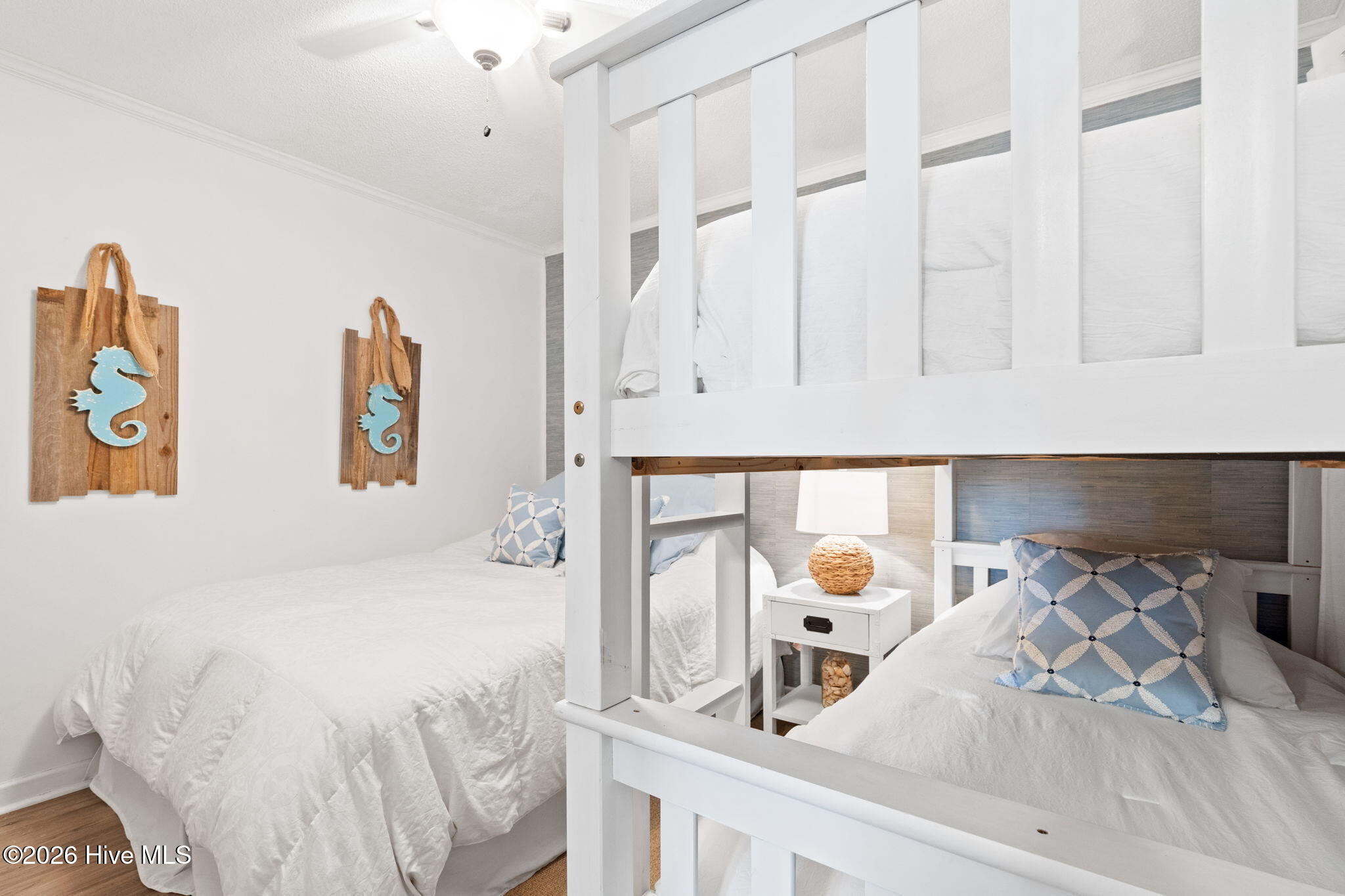 100559317 | Photo 23