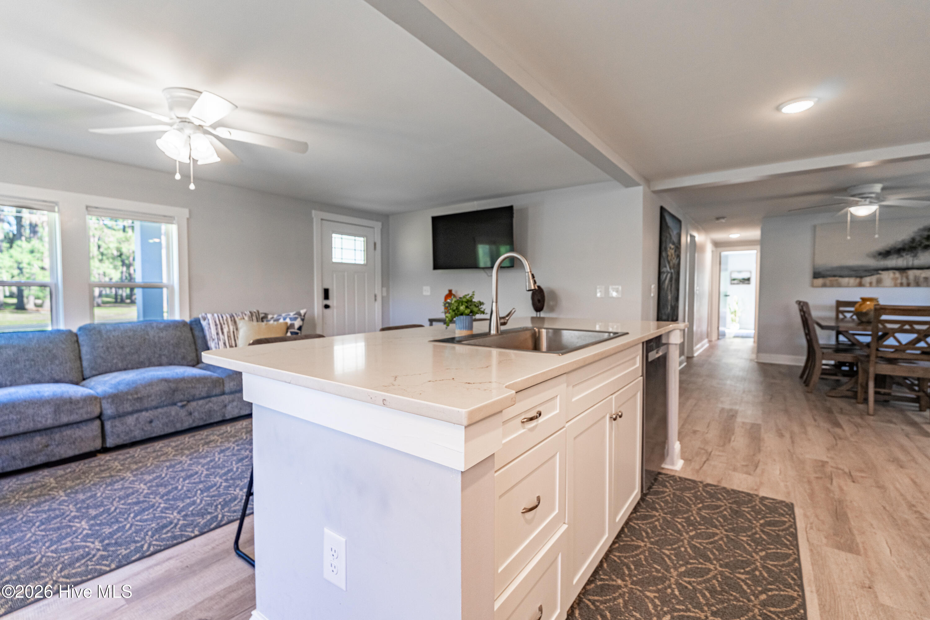 100563568 | Photo 11