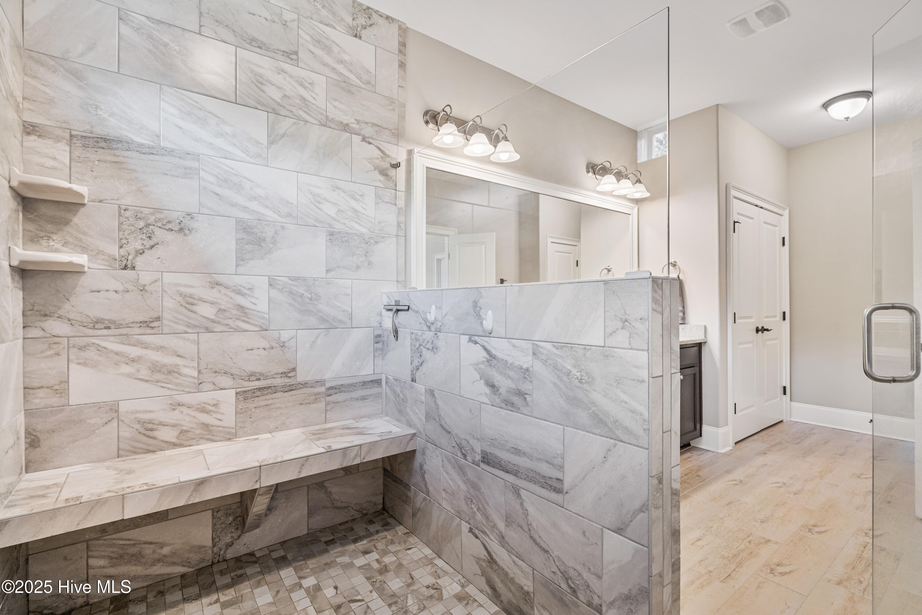 100539660 | Photo 37