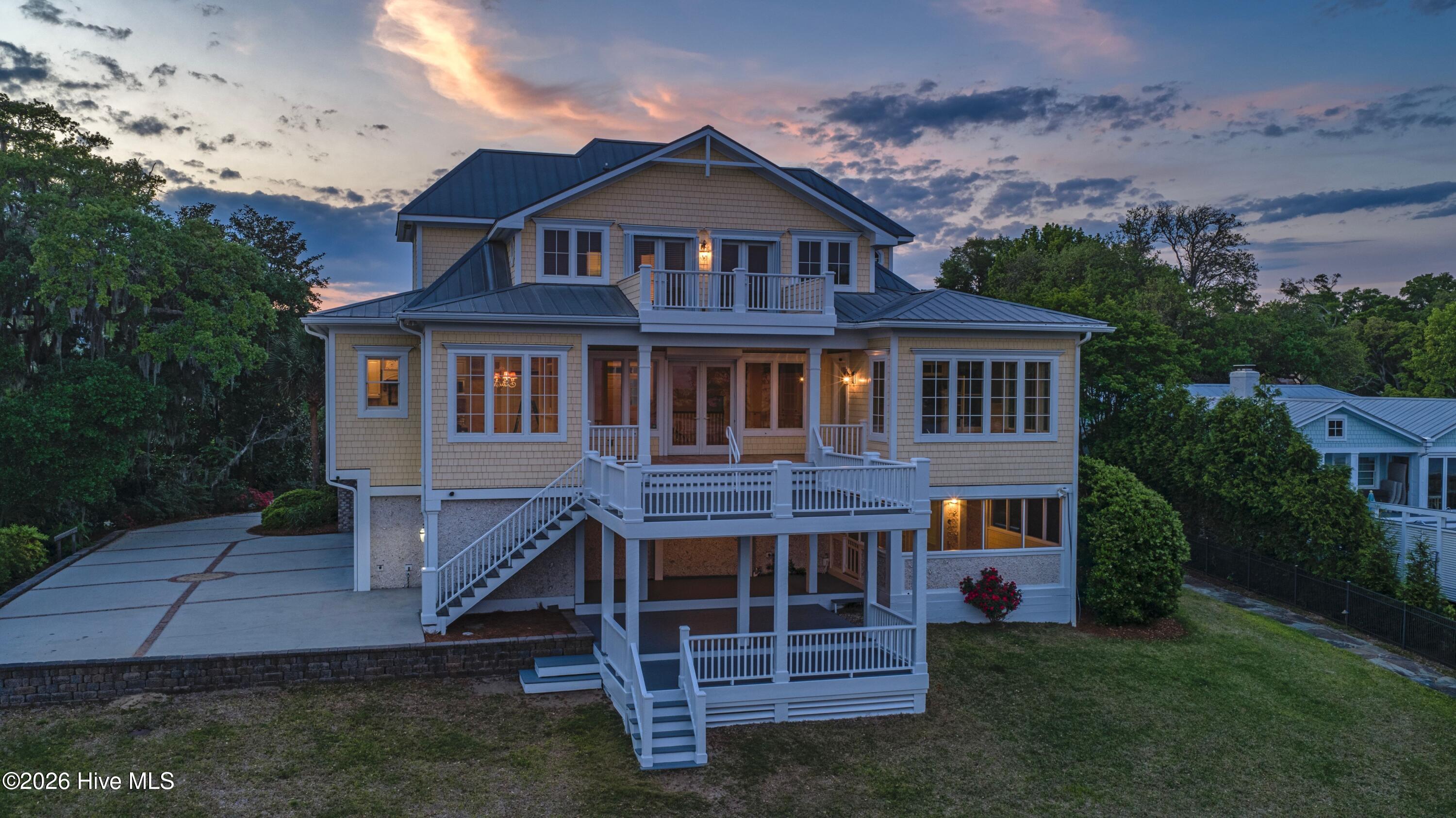 100569484 | Photo 90