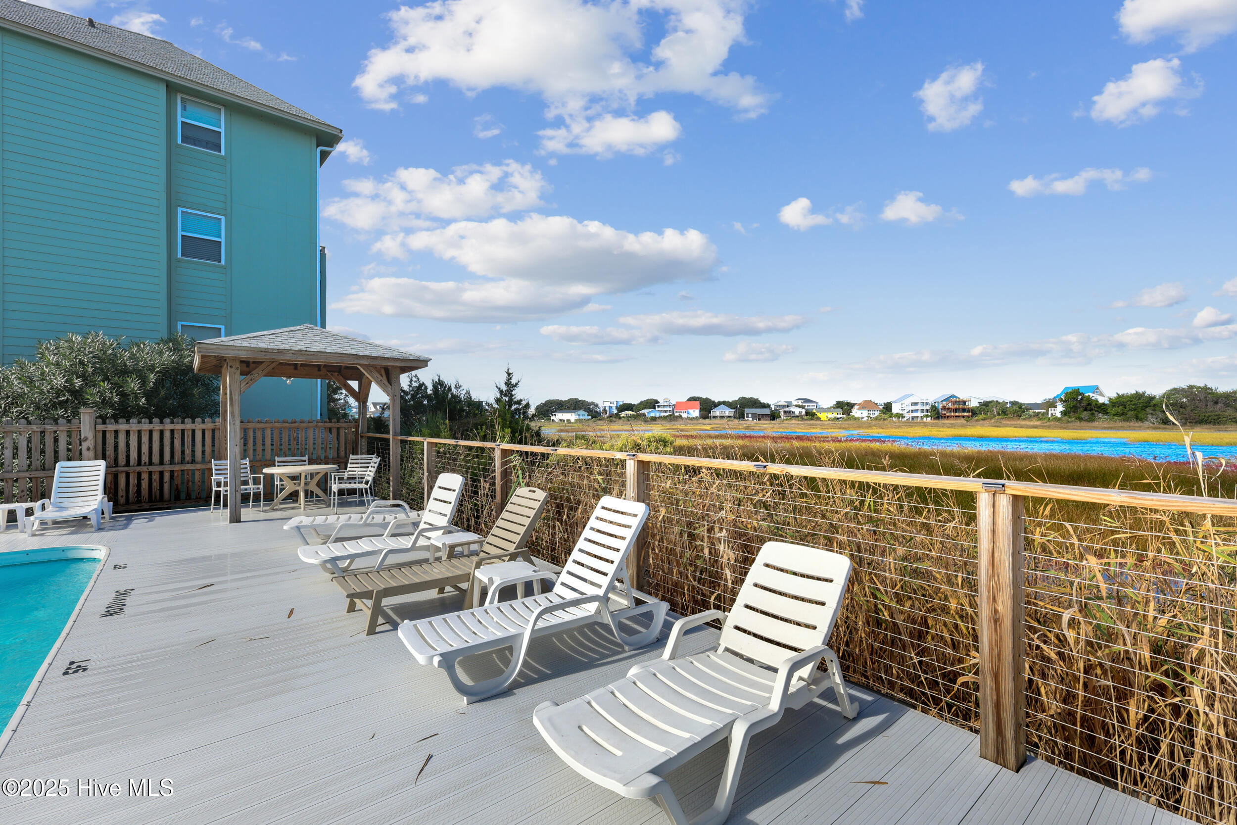 100536359 | Photo 30