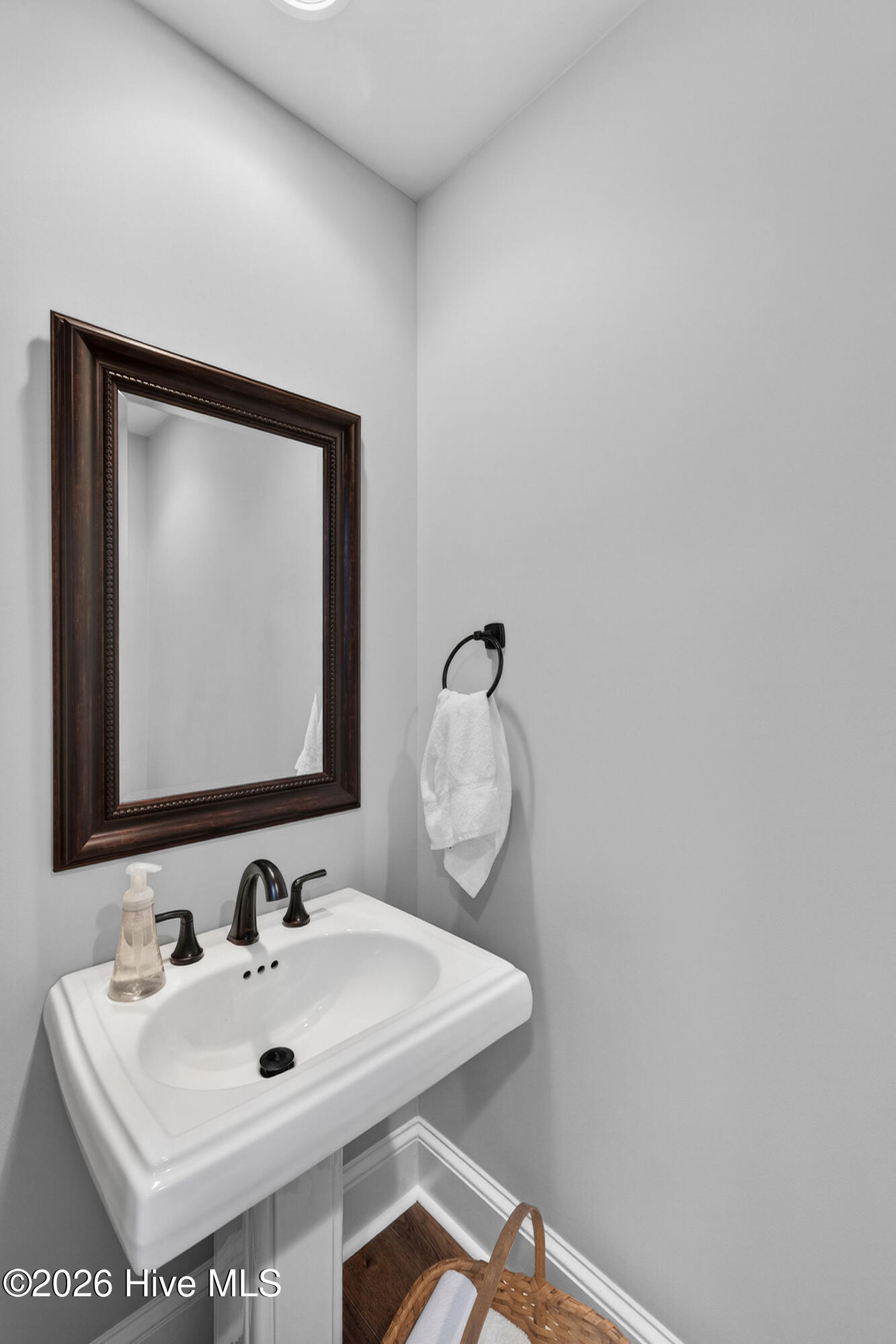 100565960 | Photo 54