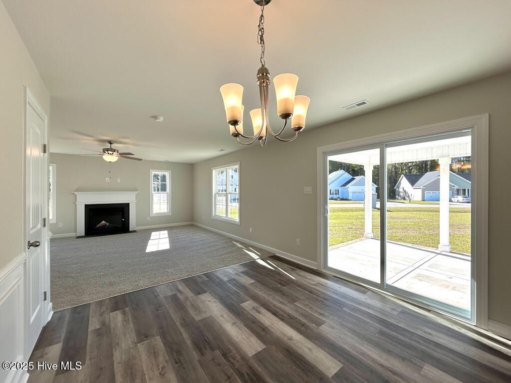 100522235 | Photo 23