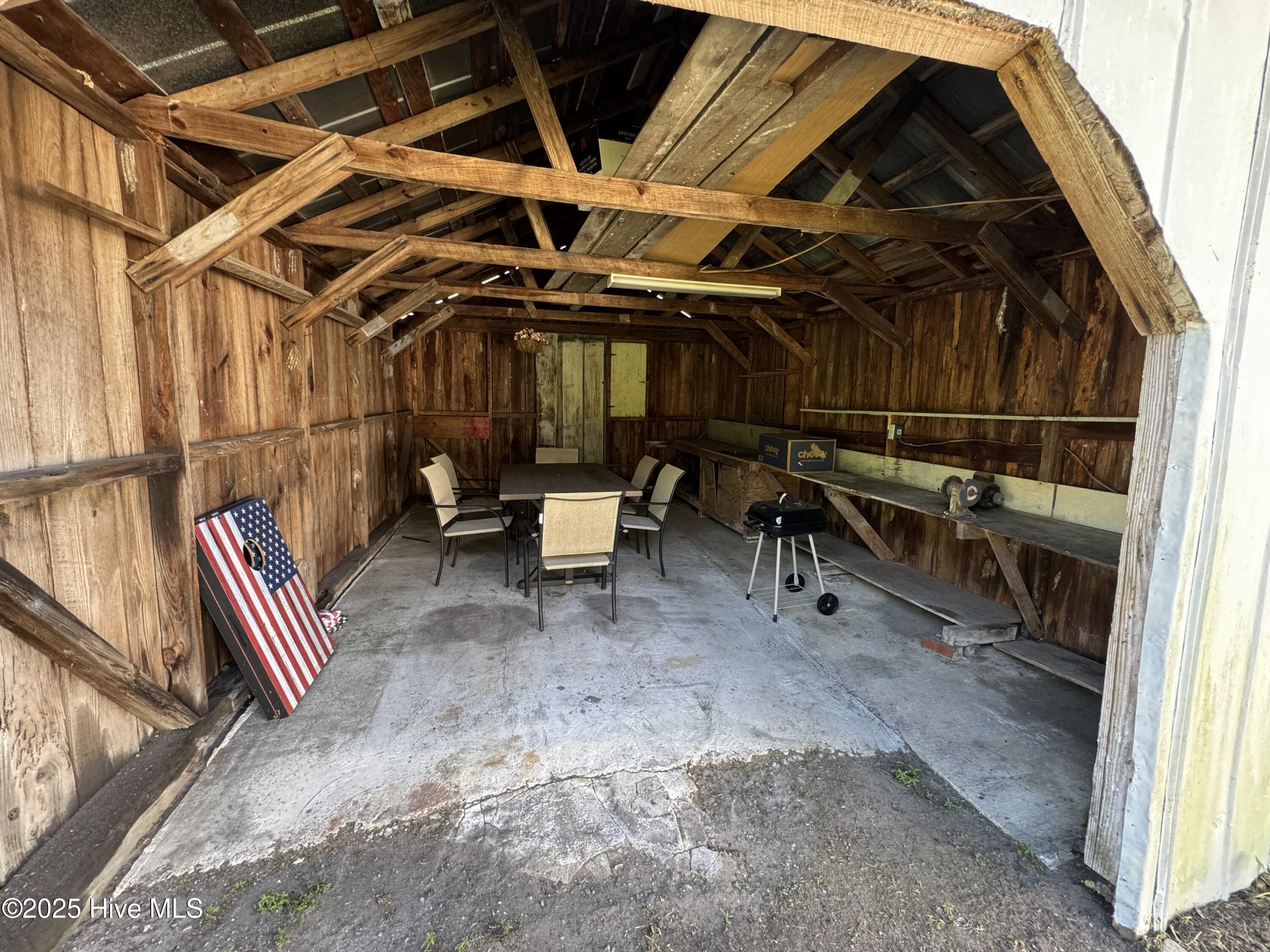 100535095 | Photo 27