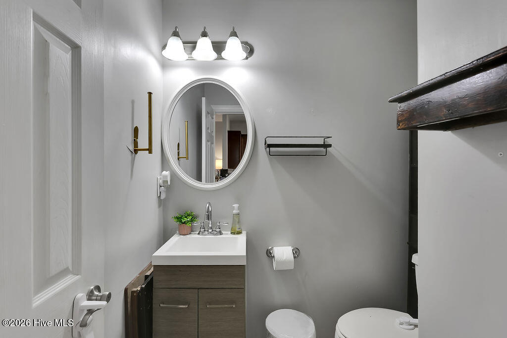 100558942 | Photo 11