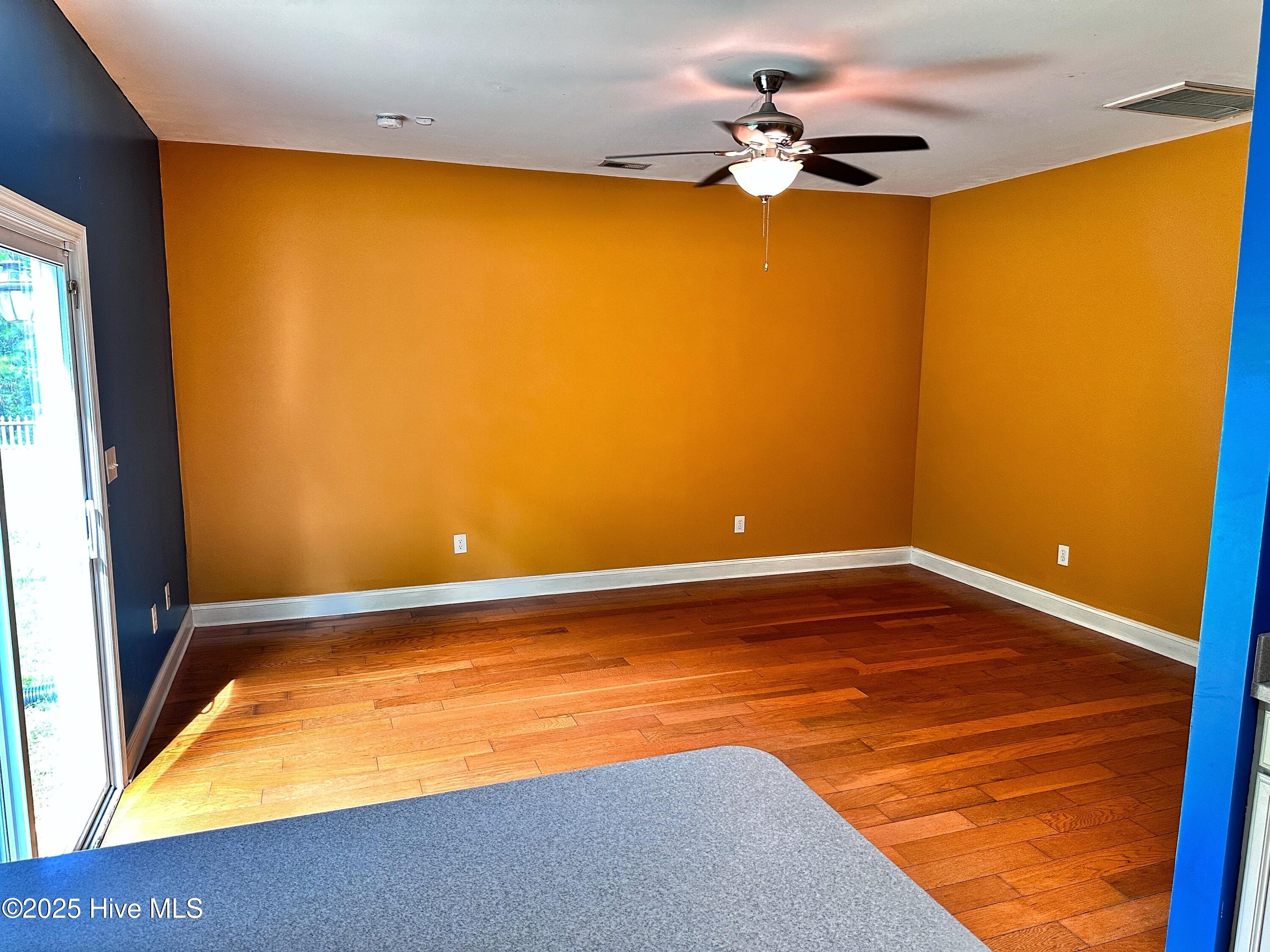 100522980 | Photo 15