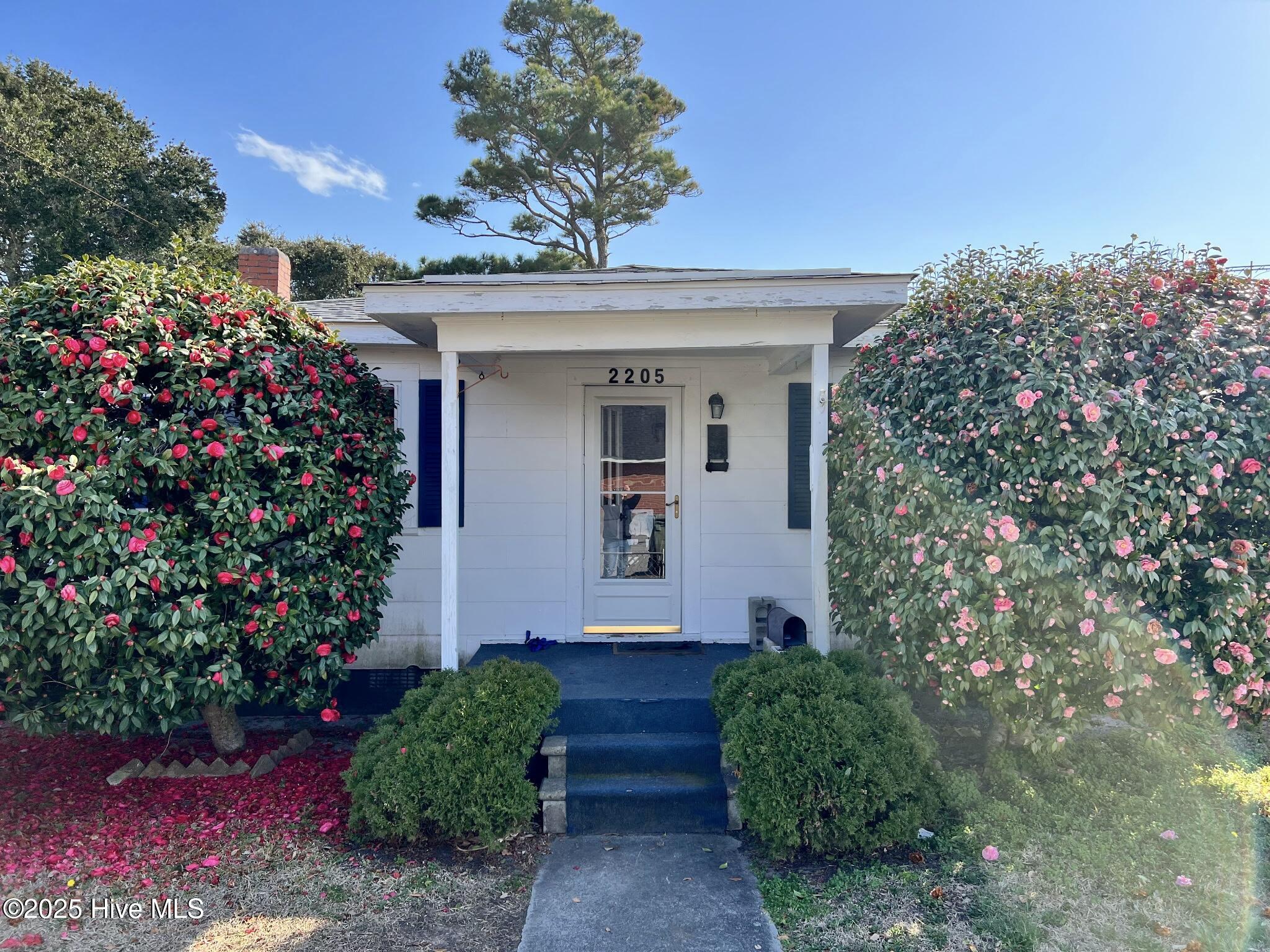 Homes for sale in Morehead City, NC | 2205 Bay St, Morehead City, NC 28557 | MLS# 100504326