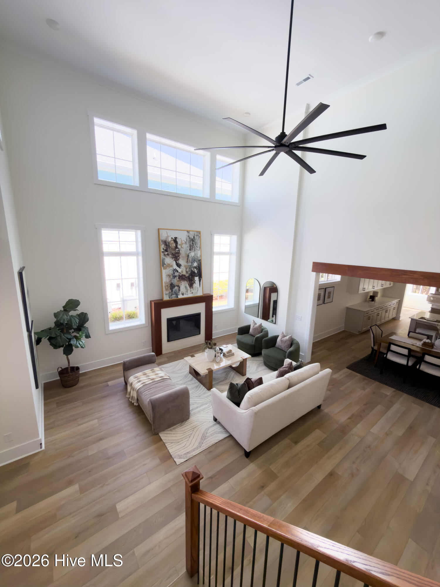 100564913 | Photo 39