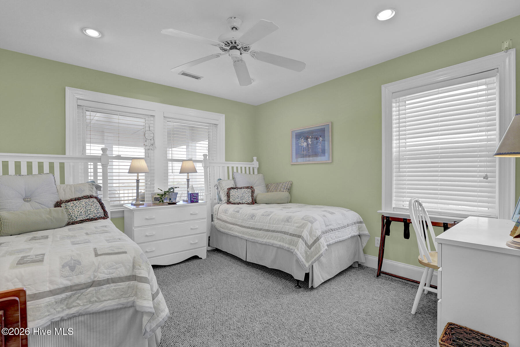 100548682 | Photo 20