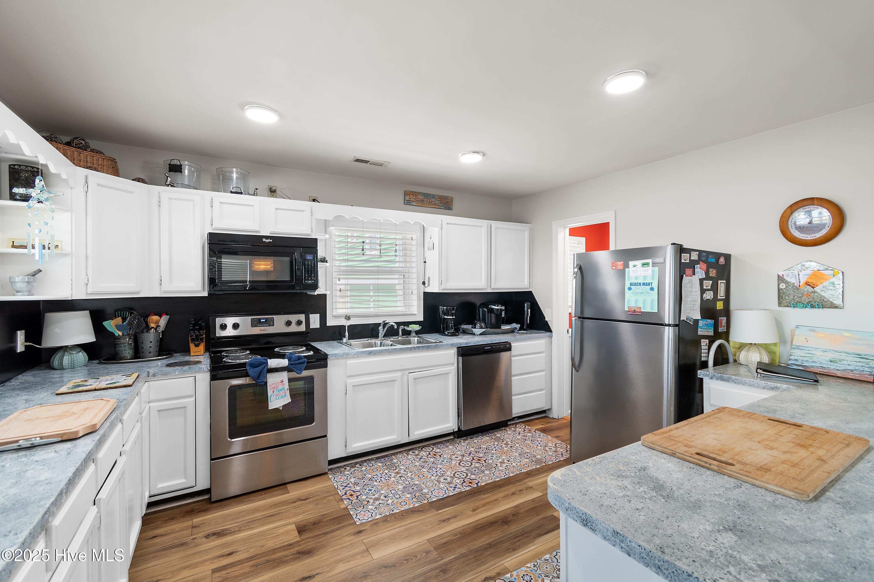 100520391 | Photo 14