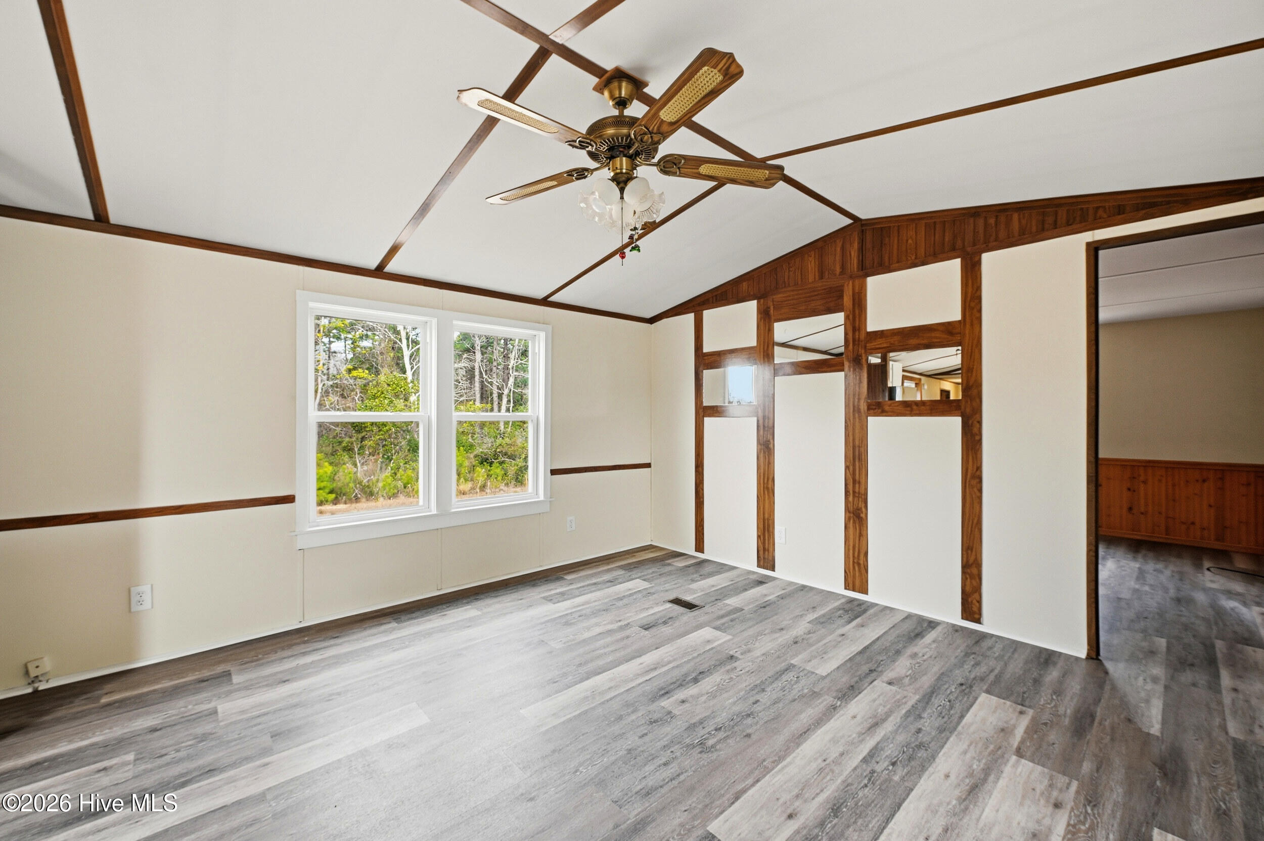 100552656 | Photo 13