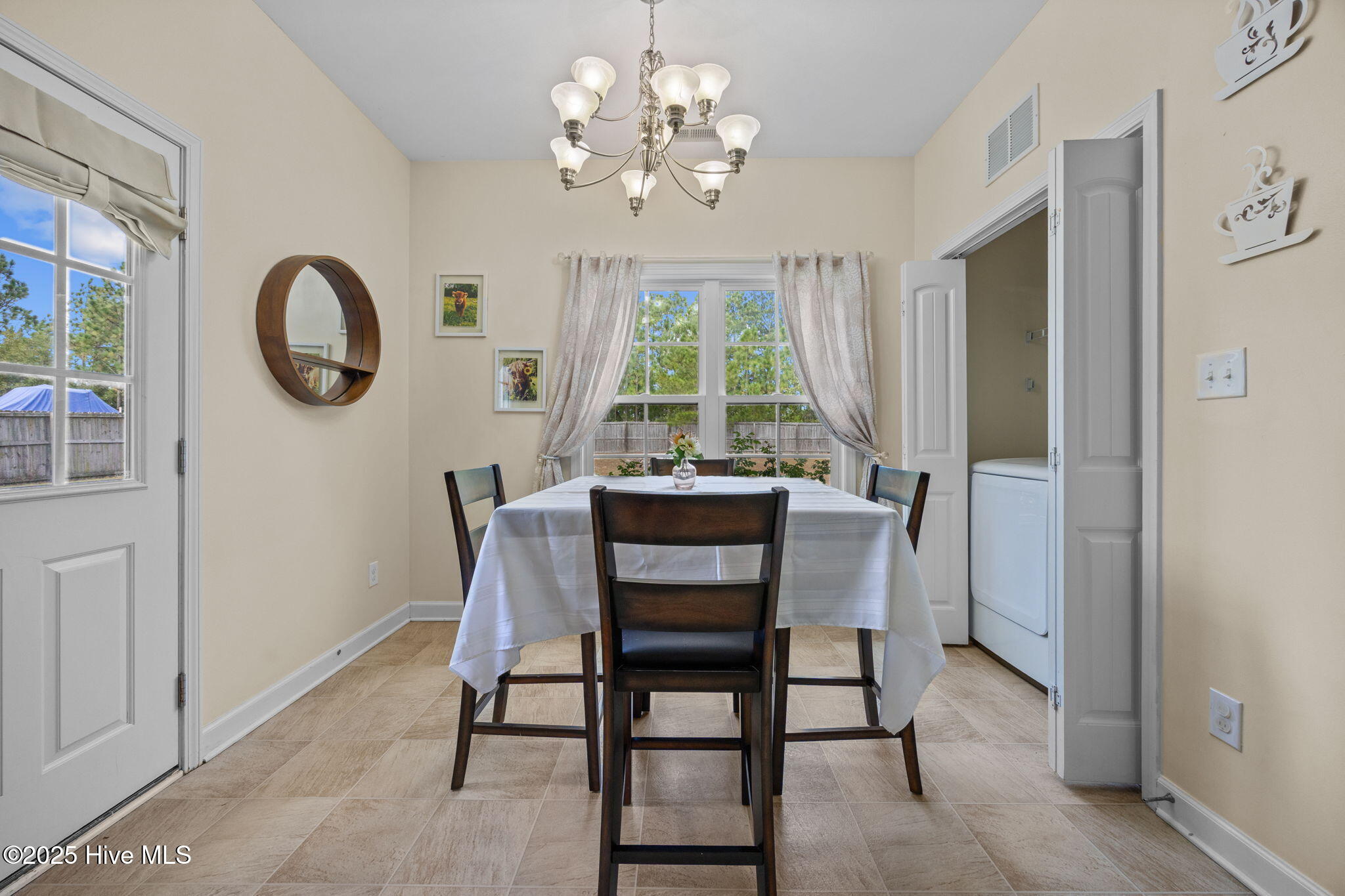 100535331 | Photo 10