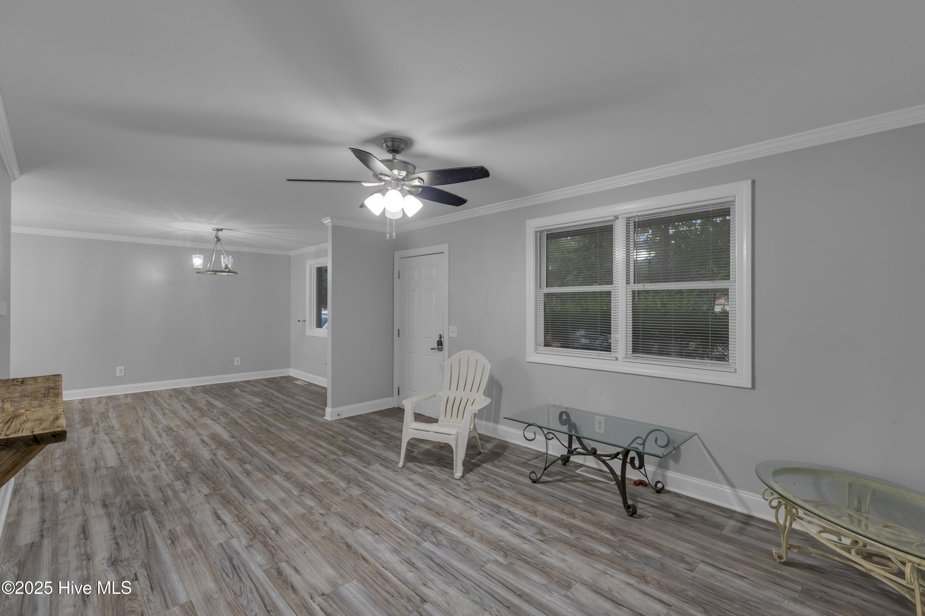 100538970 | Photo 12