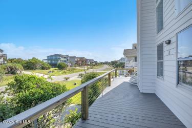 100510345 | Photo 35