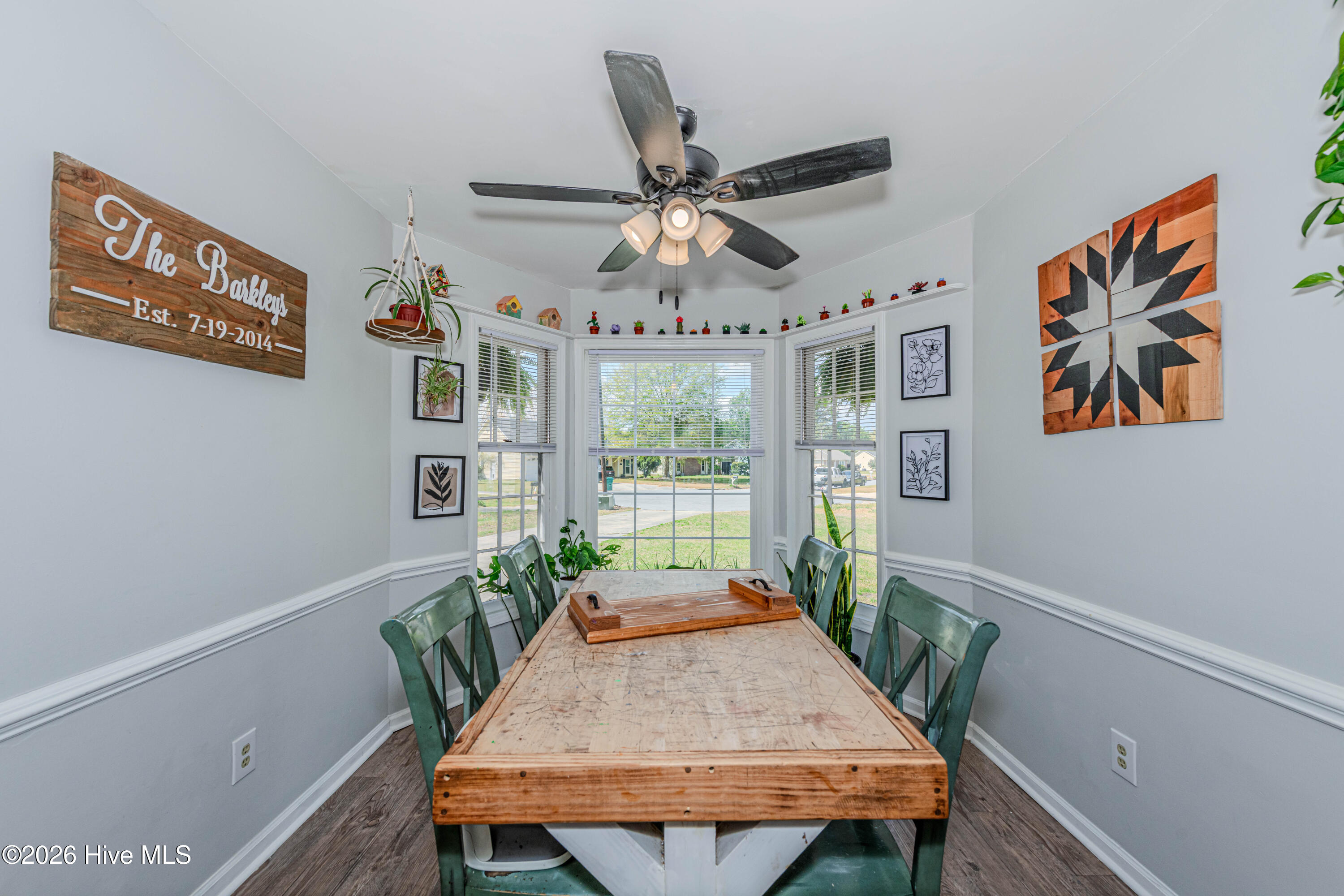 100569074 | Photo 31