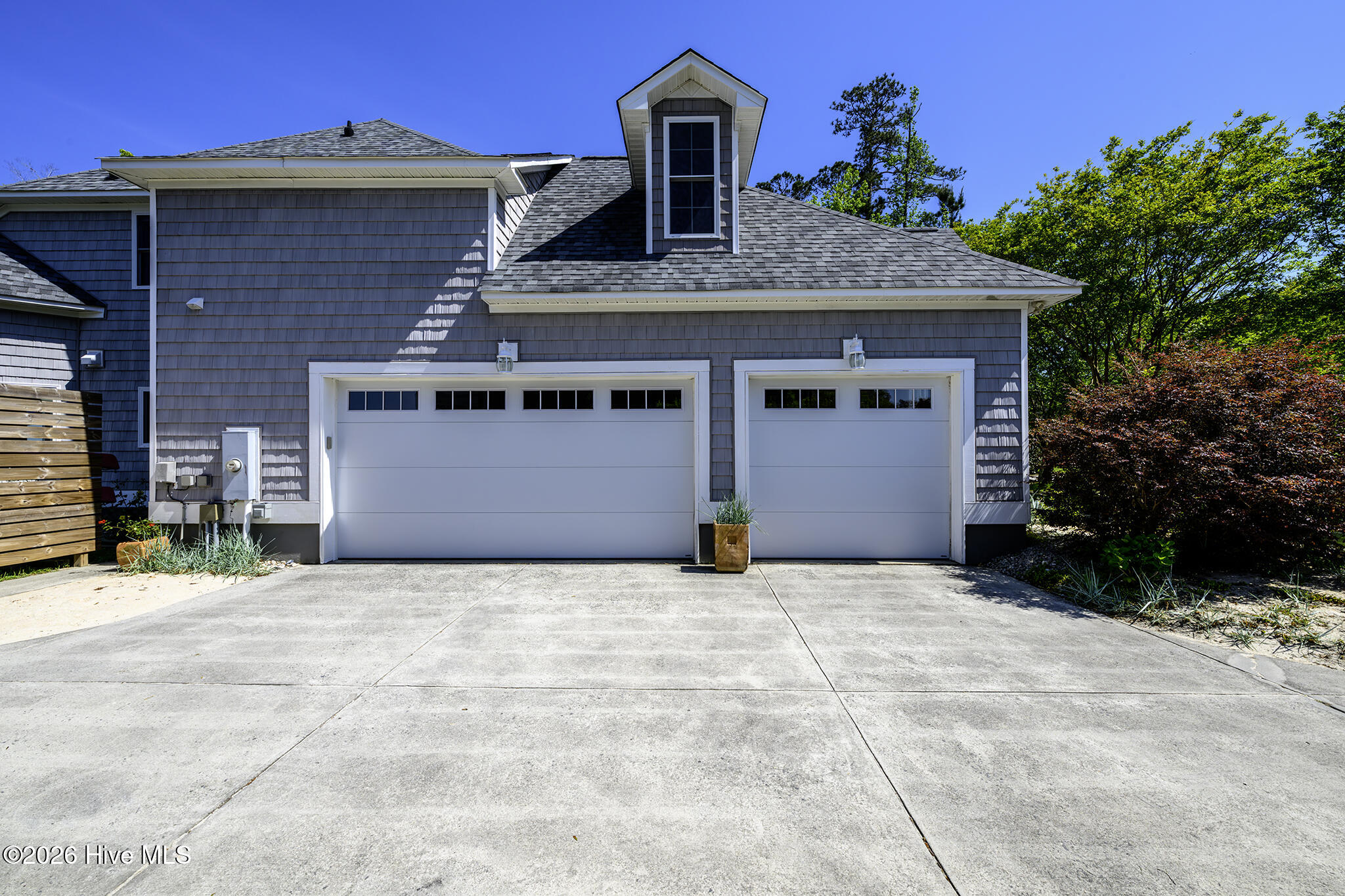 Oversize Three Car Garage