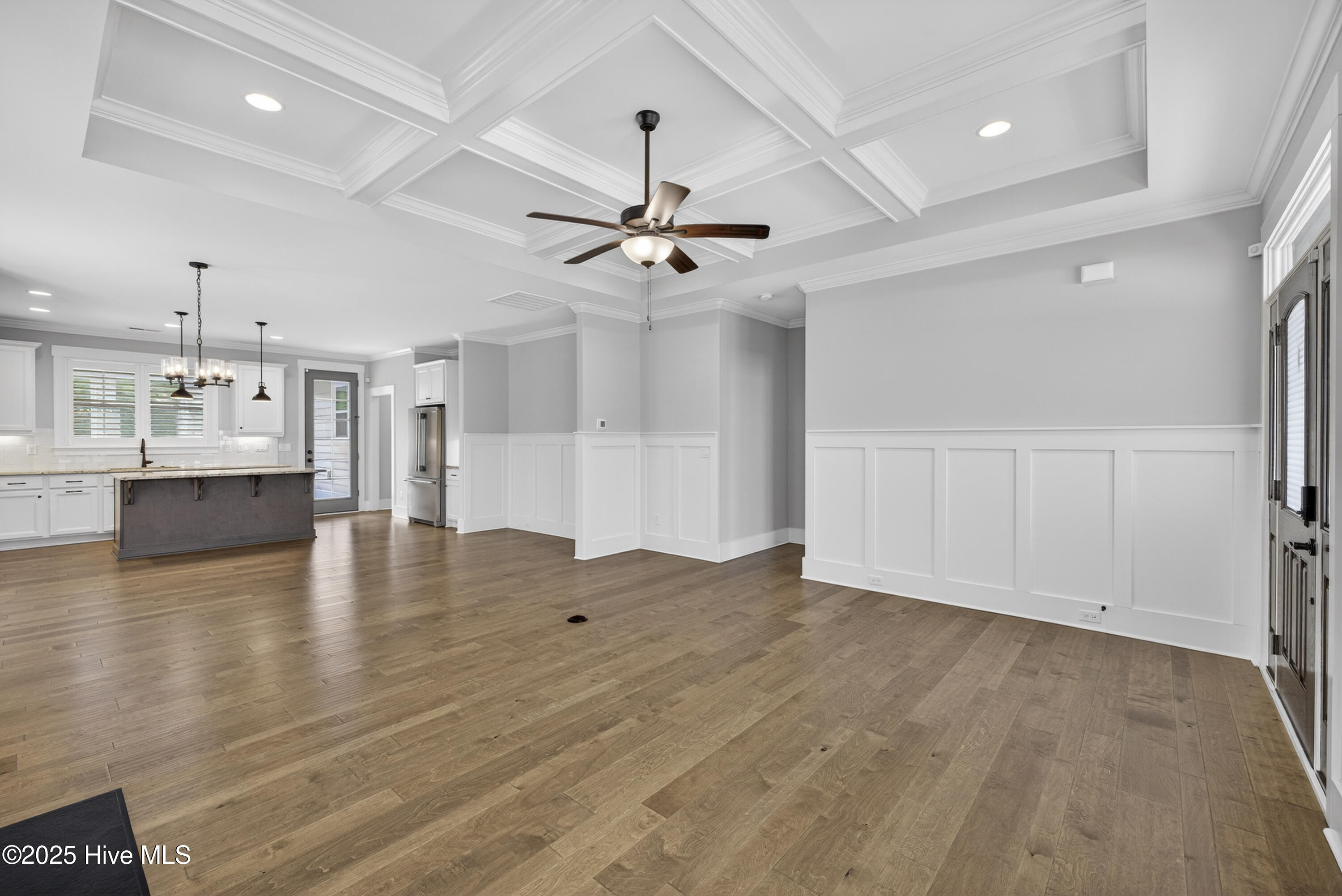 100547164 | Photo 16