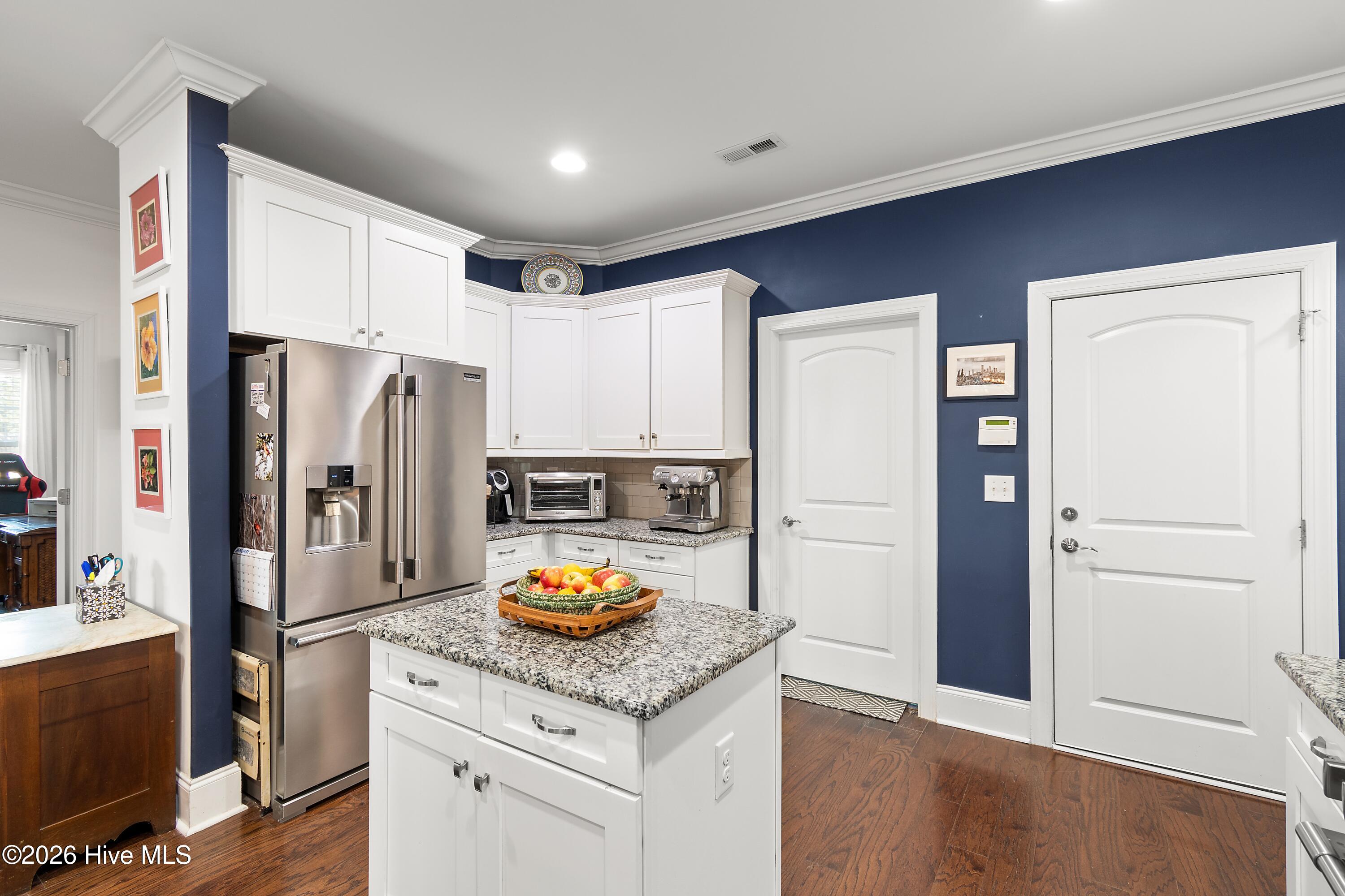 100548400 | Photo 11