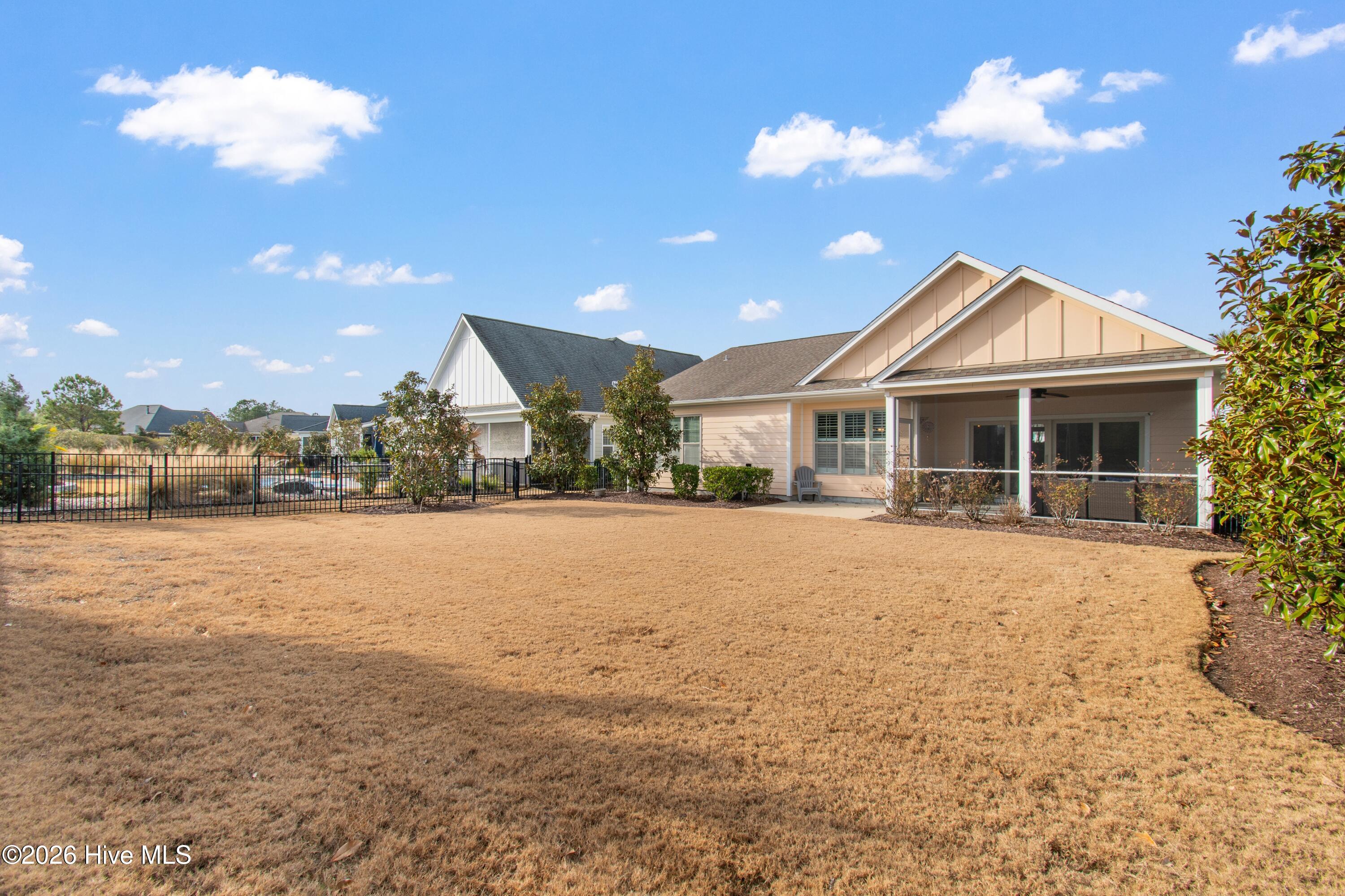 100547463 | Photo 44