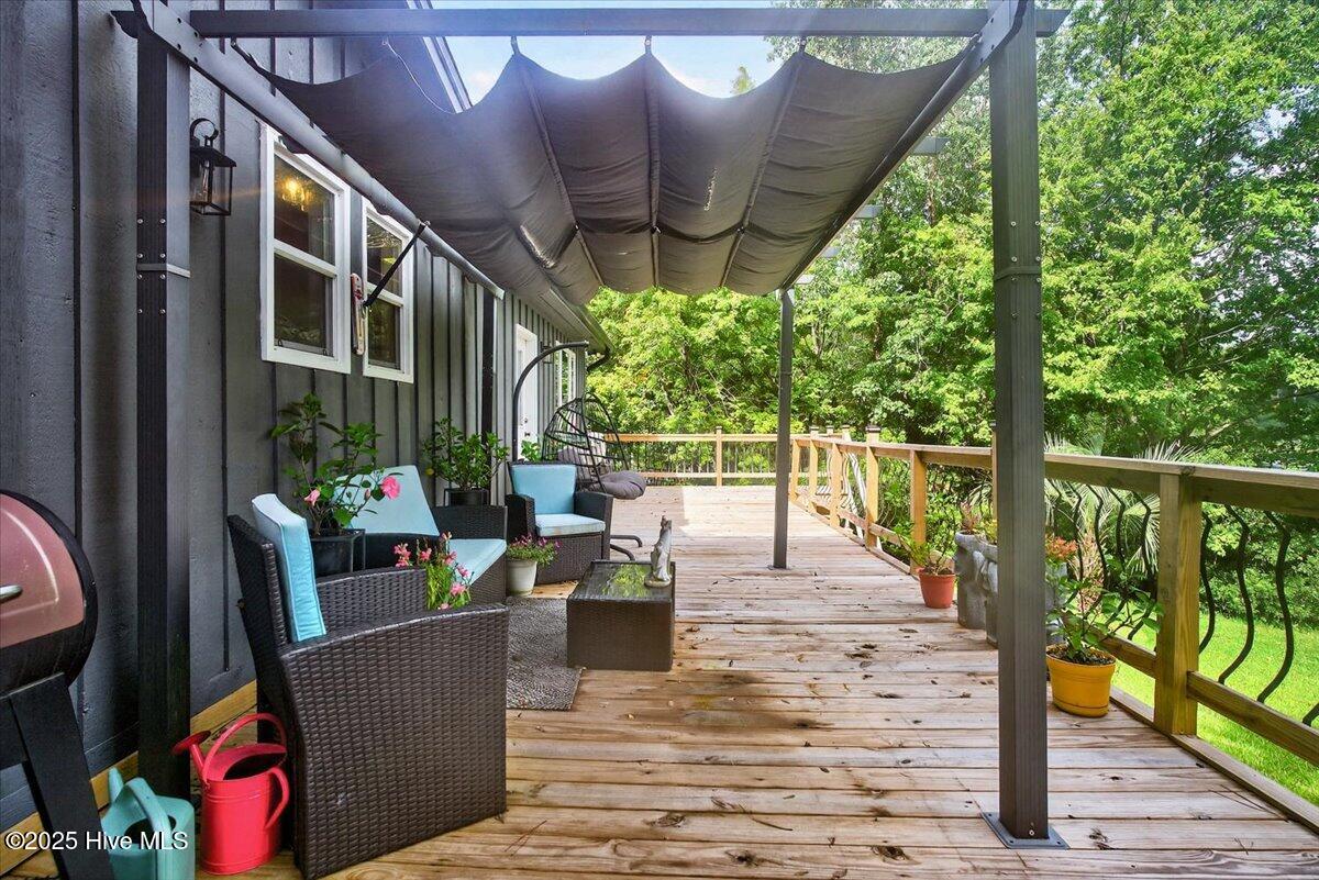 100525090 | Photo 21