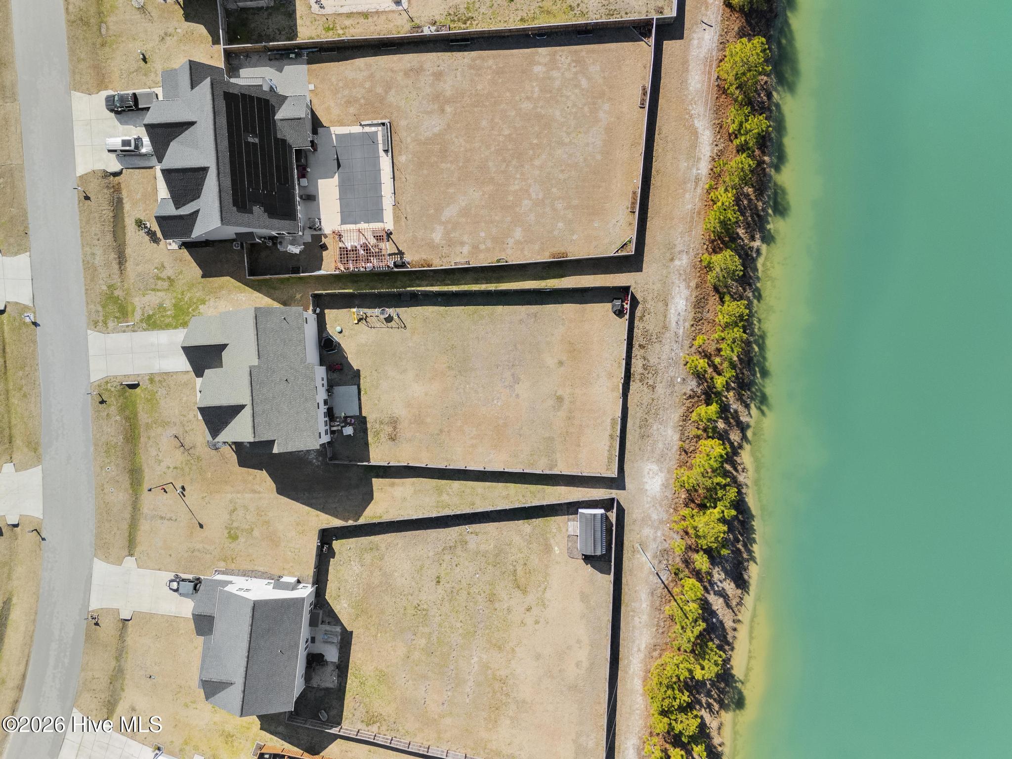 100557095 | Photo 42