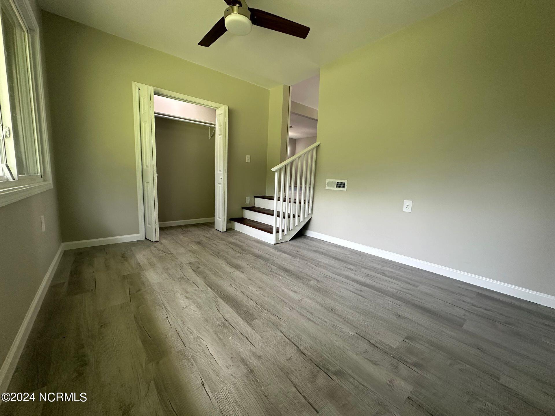 100545628 | Photo 18