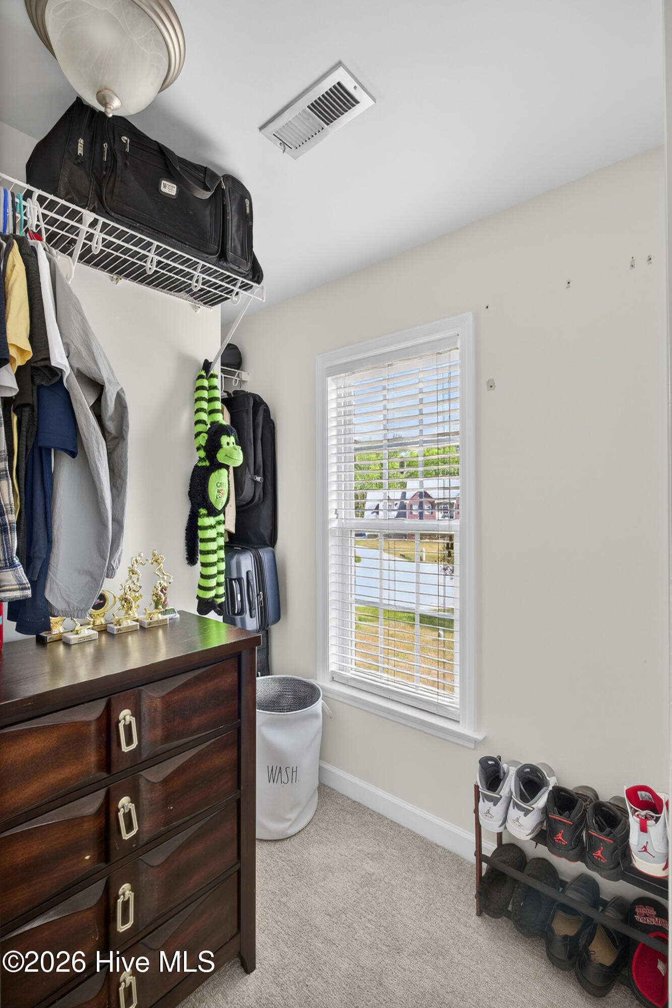 100565225 | Photo 42