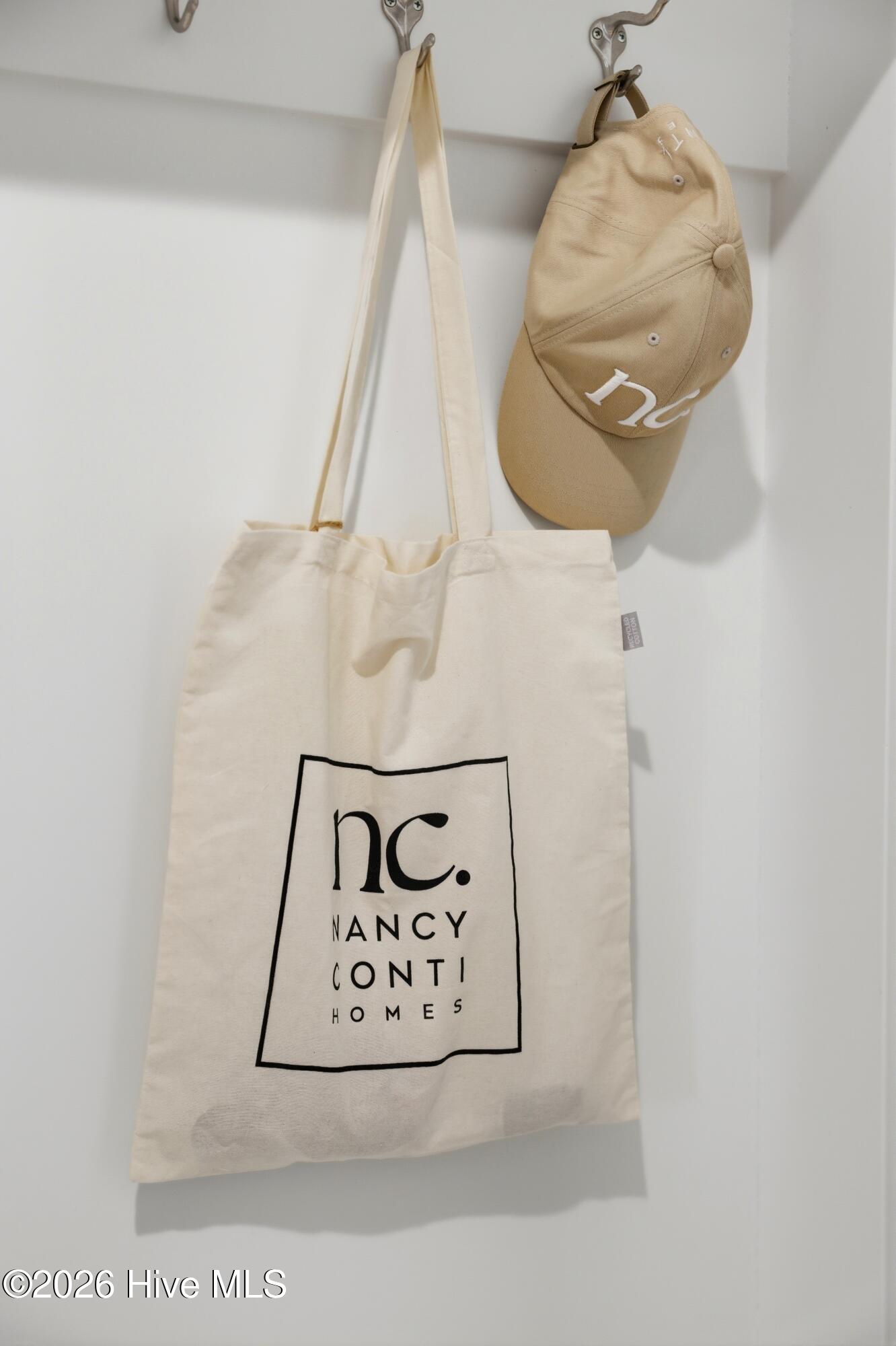 100562298 | Photo 56