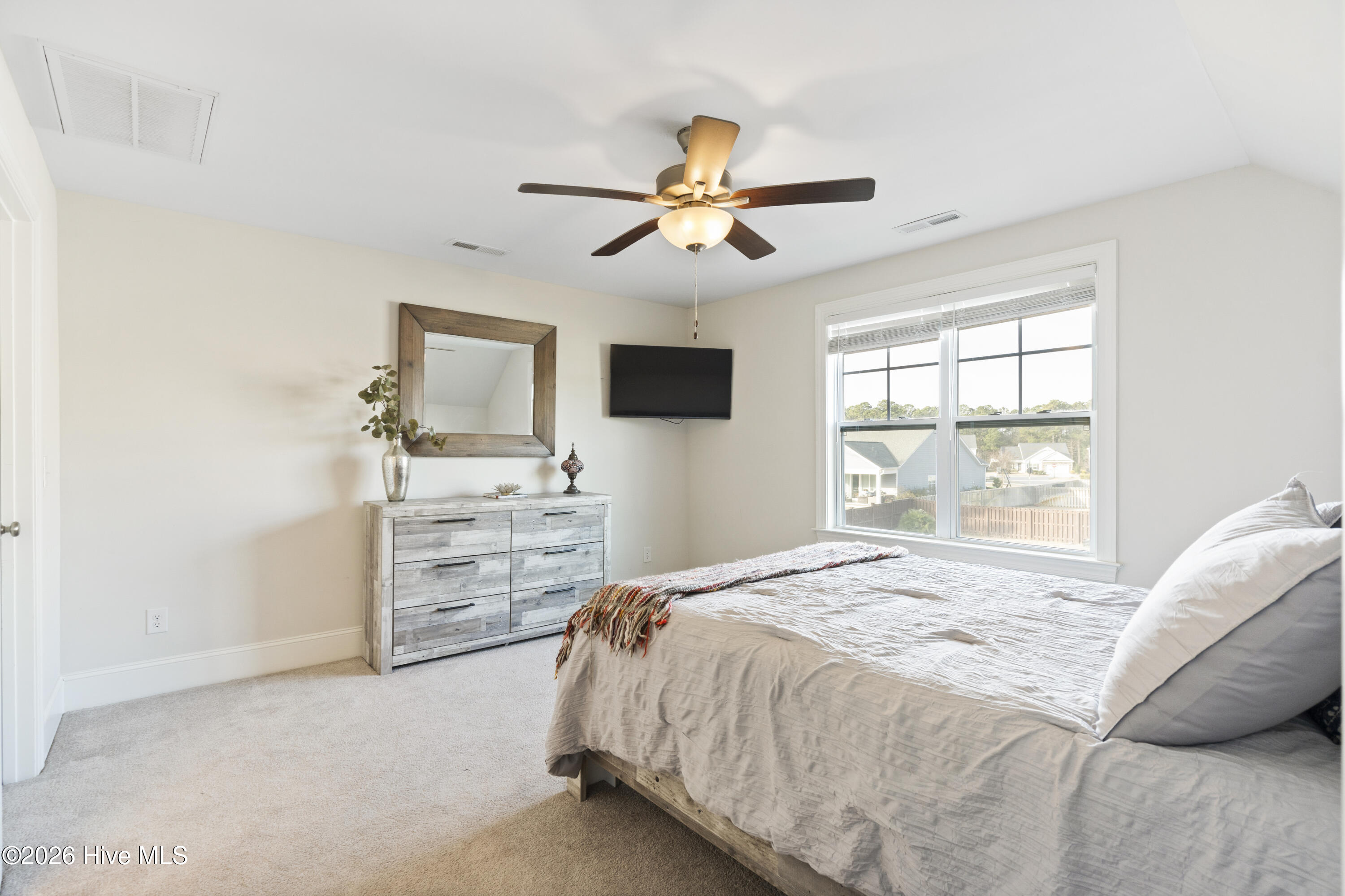 100552467 | Photo 39