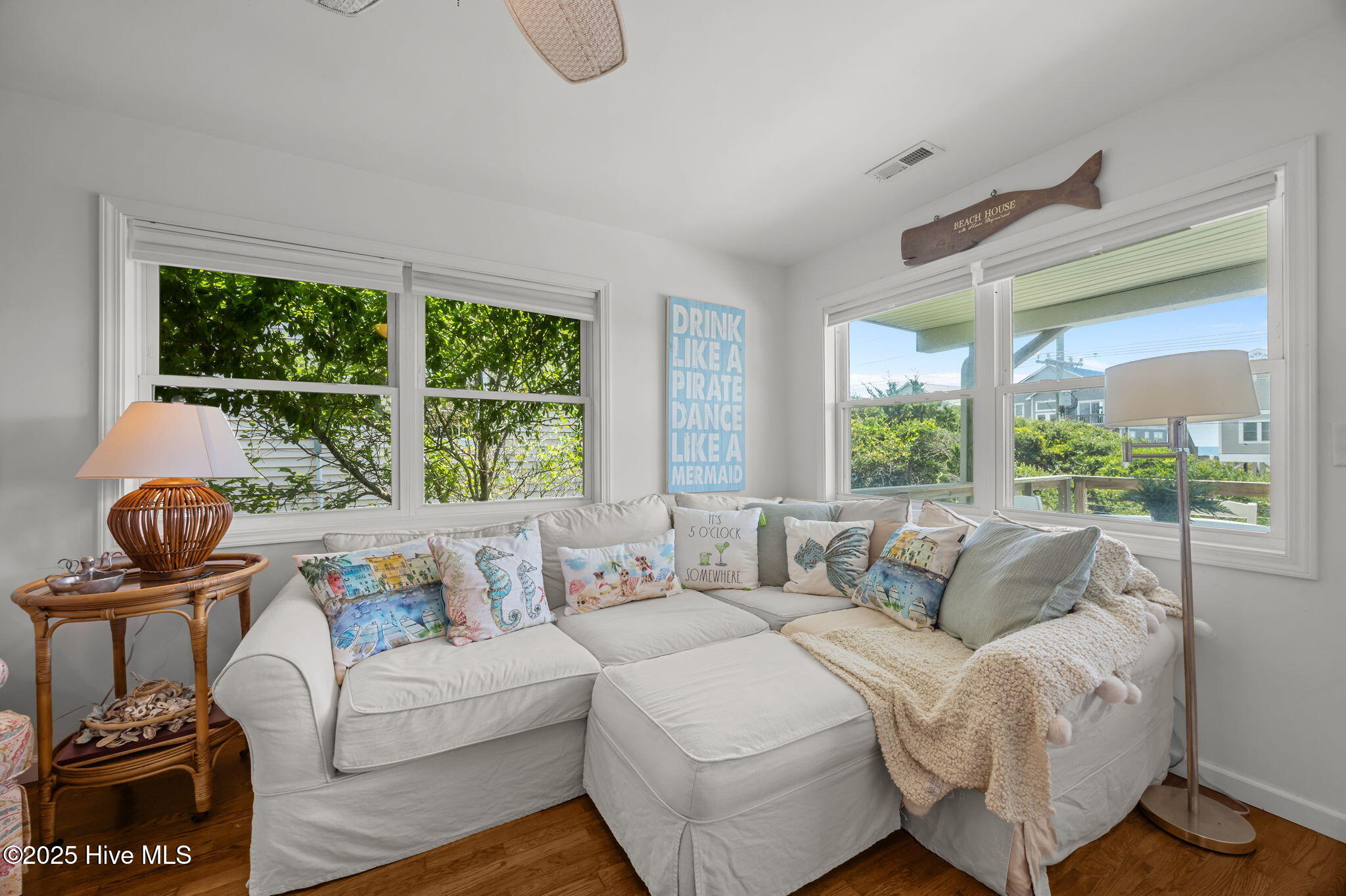 100522215 | Photo 13