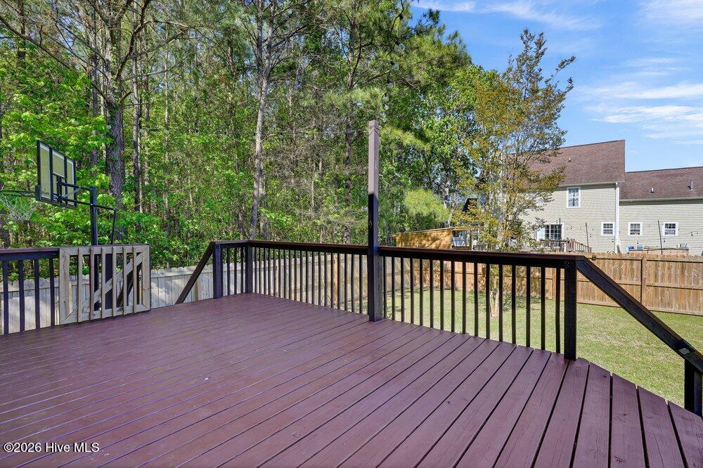 100567145 | Photo 38