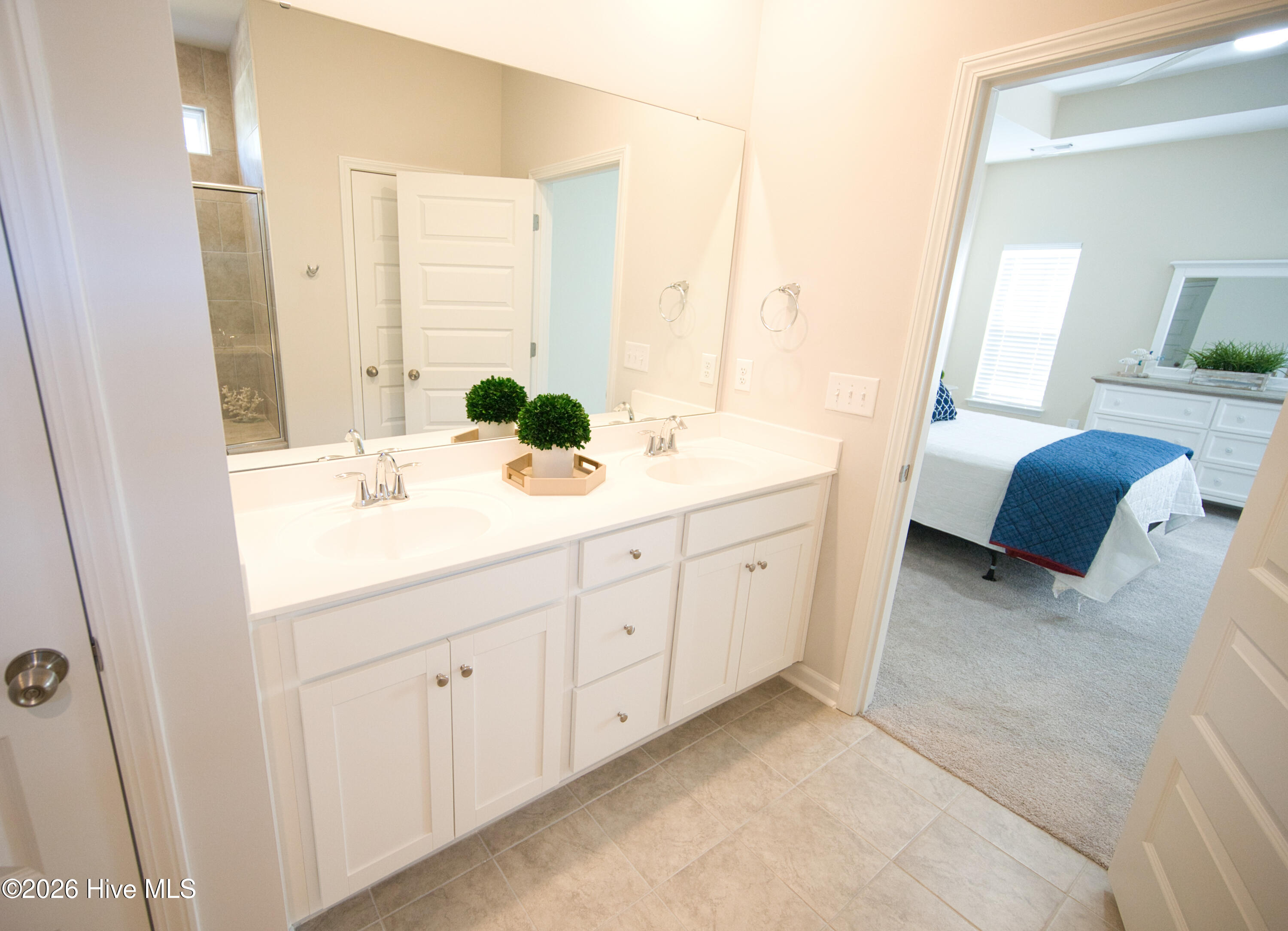 100559386 | Photo 31