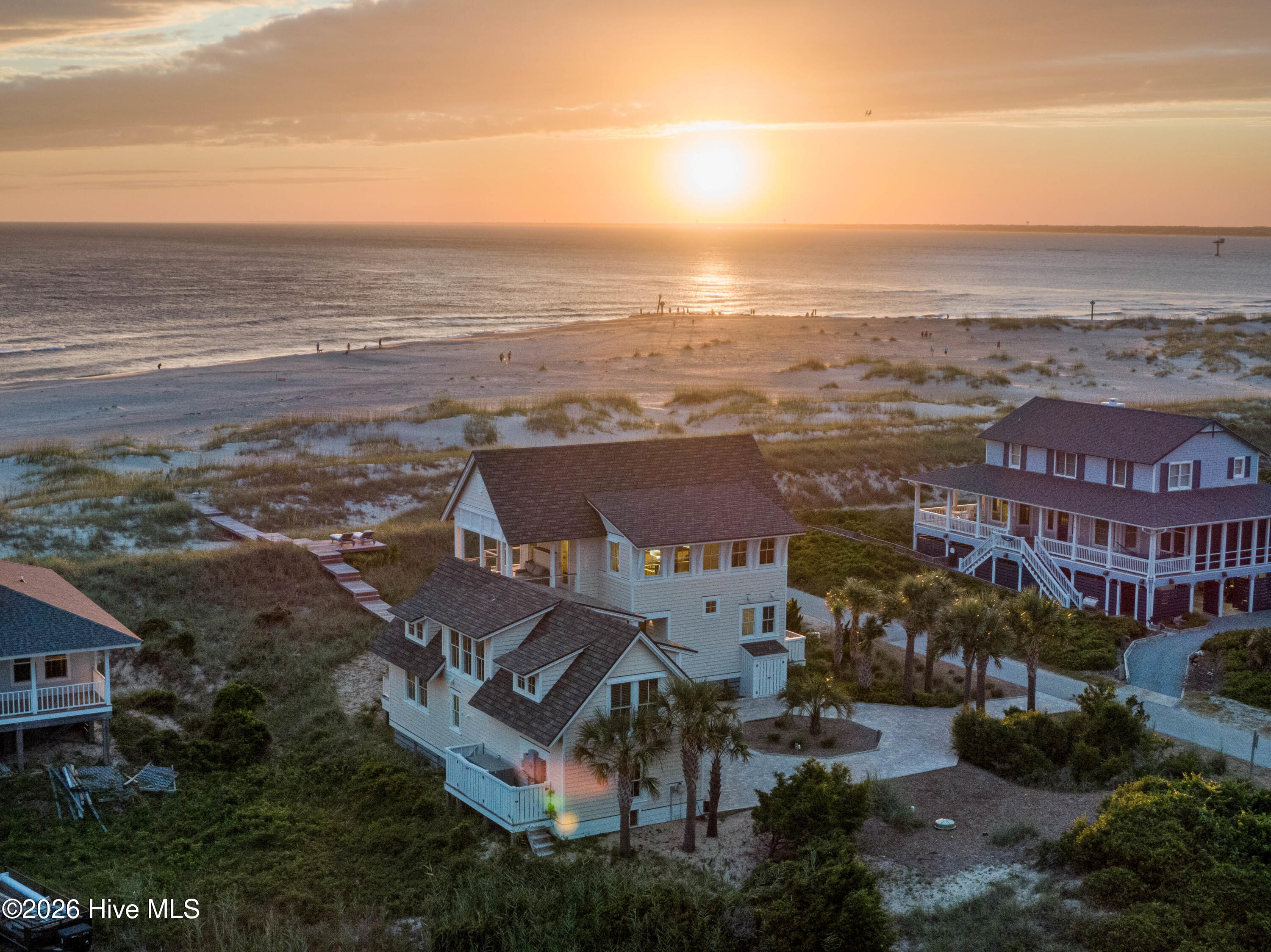 100569964 | Photo 47